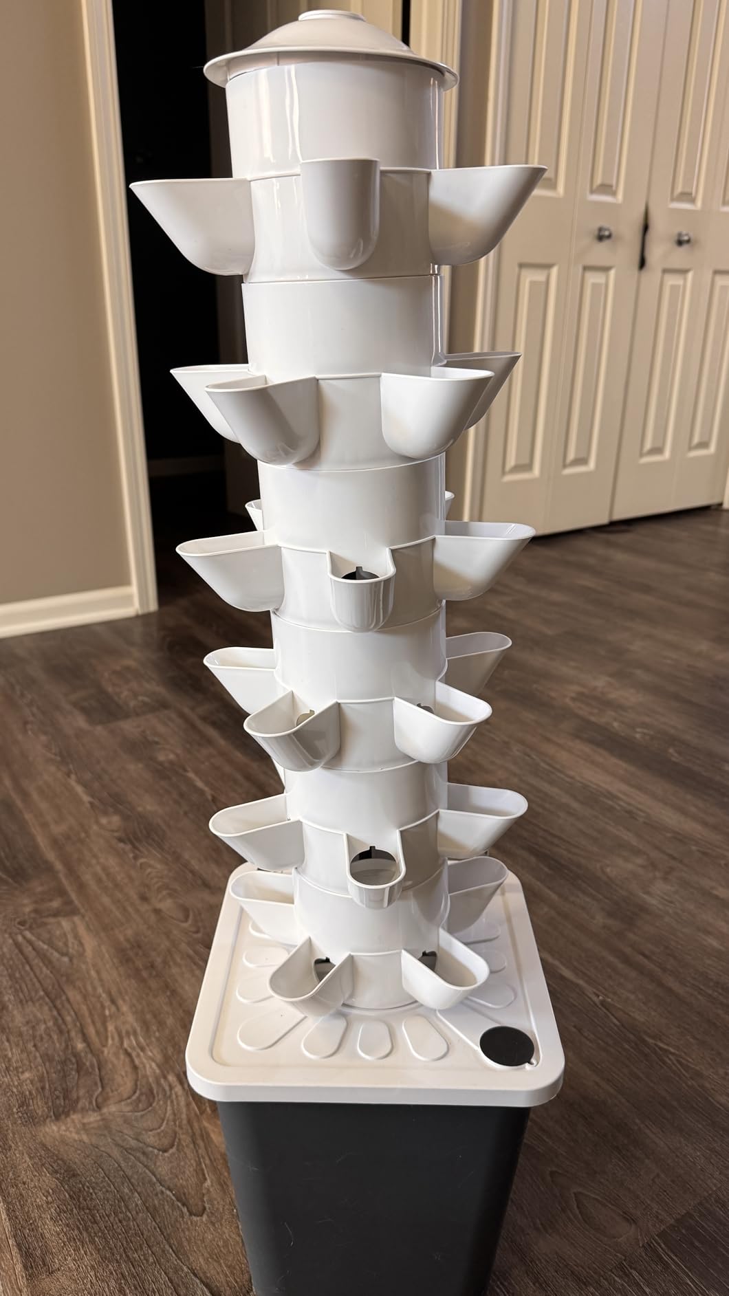 Hydroponics Tower Indoor Growing System Vertical Garden Planter Indoor Smart Garden Kit with Pump and Movable Water Tank (35-Plants) customer photo 2