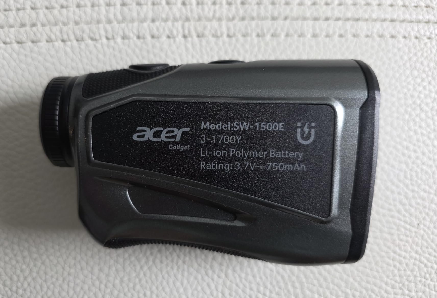 Acer Gadget Golf Rangefinder with Slope - 1200/1700Yards Laser Range Finder for Golfer, 6X Magnification Rangefinders Golf with Flag Pole Locking Vibration, Rechargeable Magnetic Gifts for Golfers customer photo 1