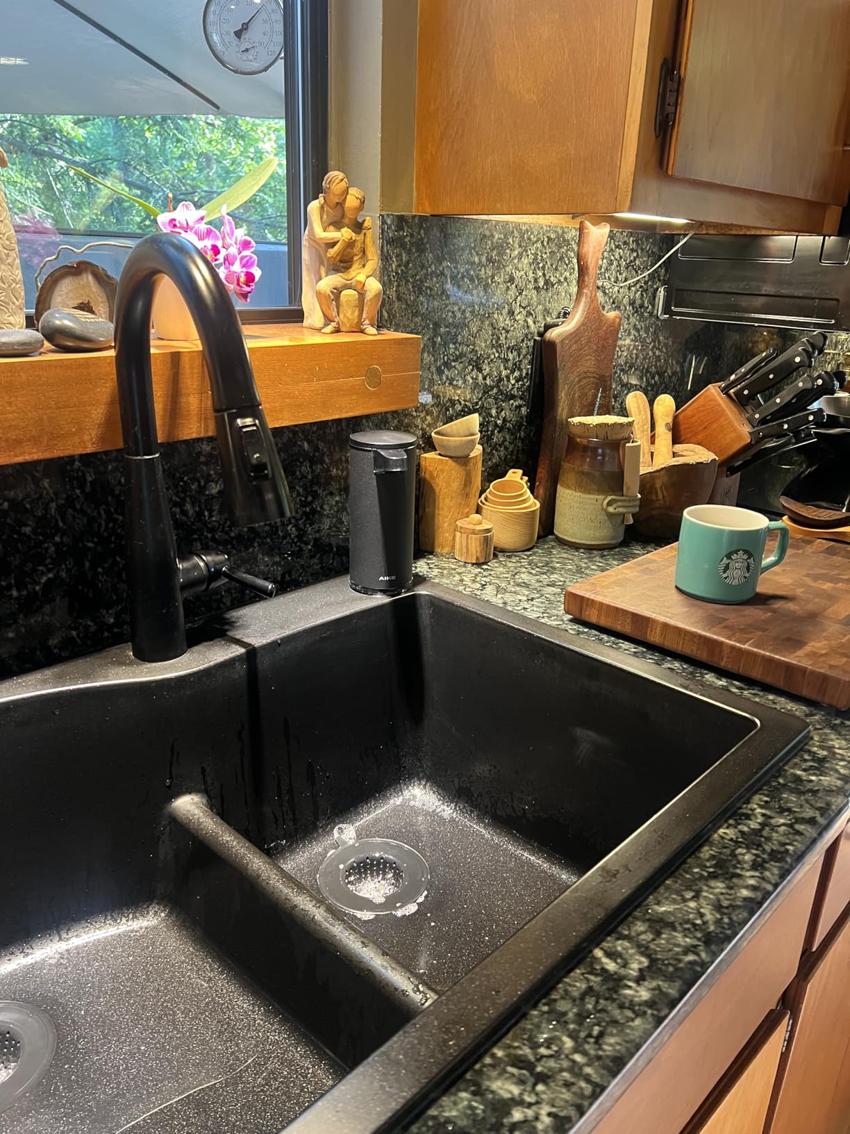 AIKE SensePro Automatic Soap Dispenser Type-C Rechargable, Stainless Matte Black Coating 12.8 fl.oz. for Liquid Soap customer photo 1