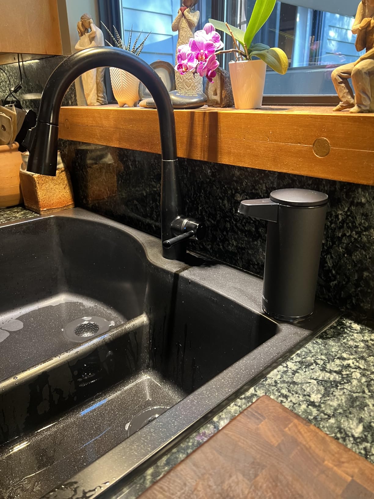 AIKE SensePro Automatic Soap Dispenser Type-C Rechargable, Stainless Matte Black Coating 12.8 fl.oz. for Liquid Soap customer photo 2