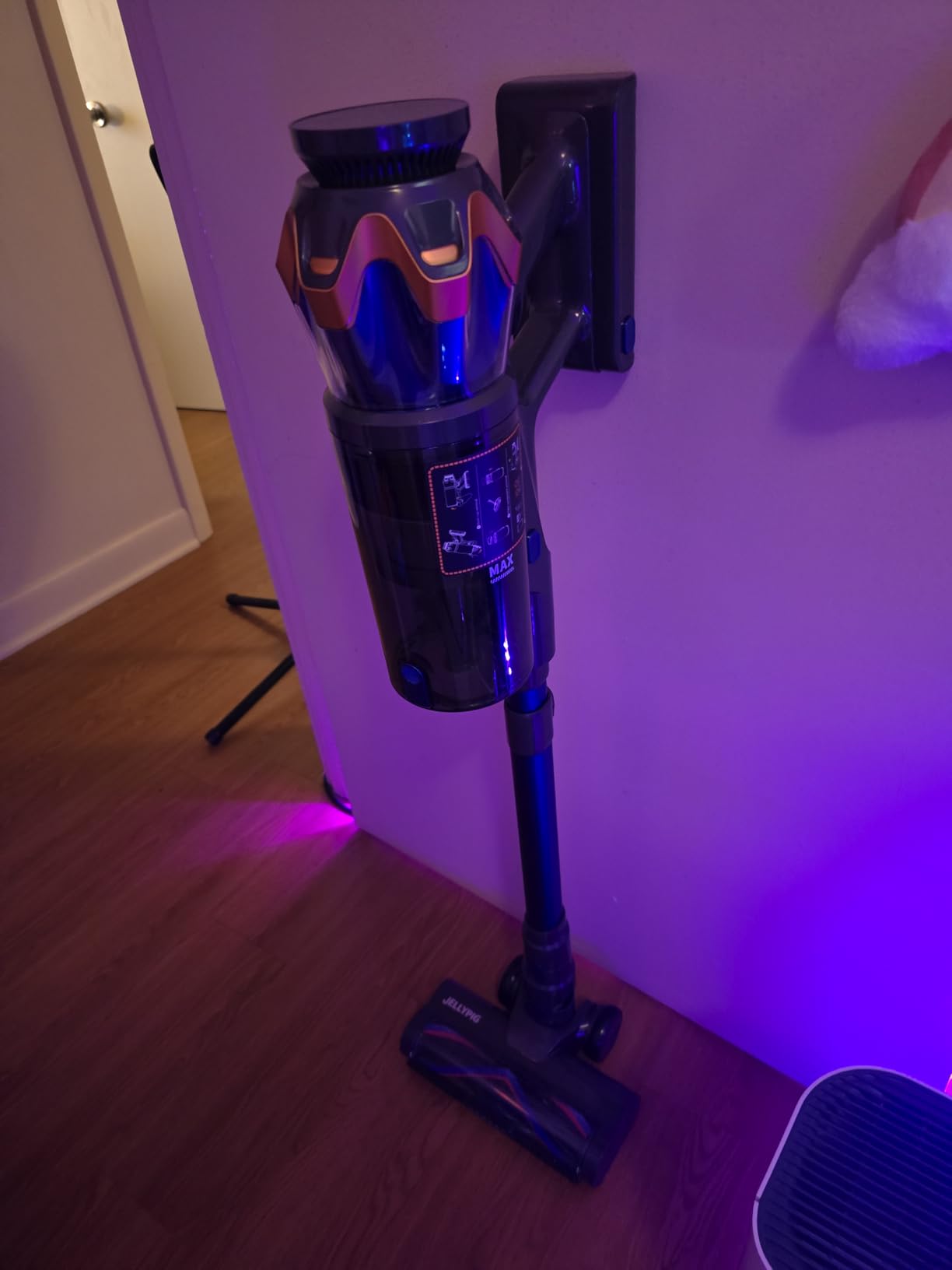 Cordless Vacuum Cleaner, Upgraded 650W 55KPA 70Mins Cordless Stick Vacuum Cleaner with Self-Standing and Touch Screen, Anti-tangle Wireless Vacumm, Vacuum Cleaners for Home/Pet Hair/Carpets/Floors customer photo 1
