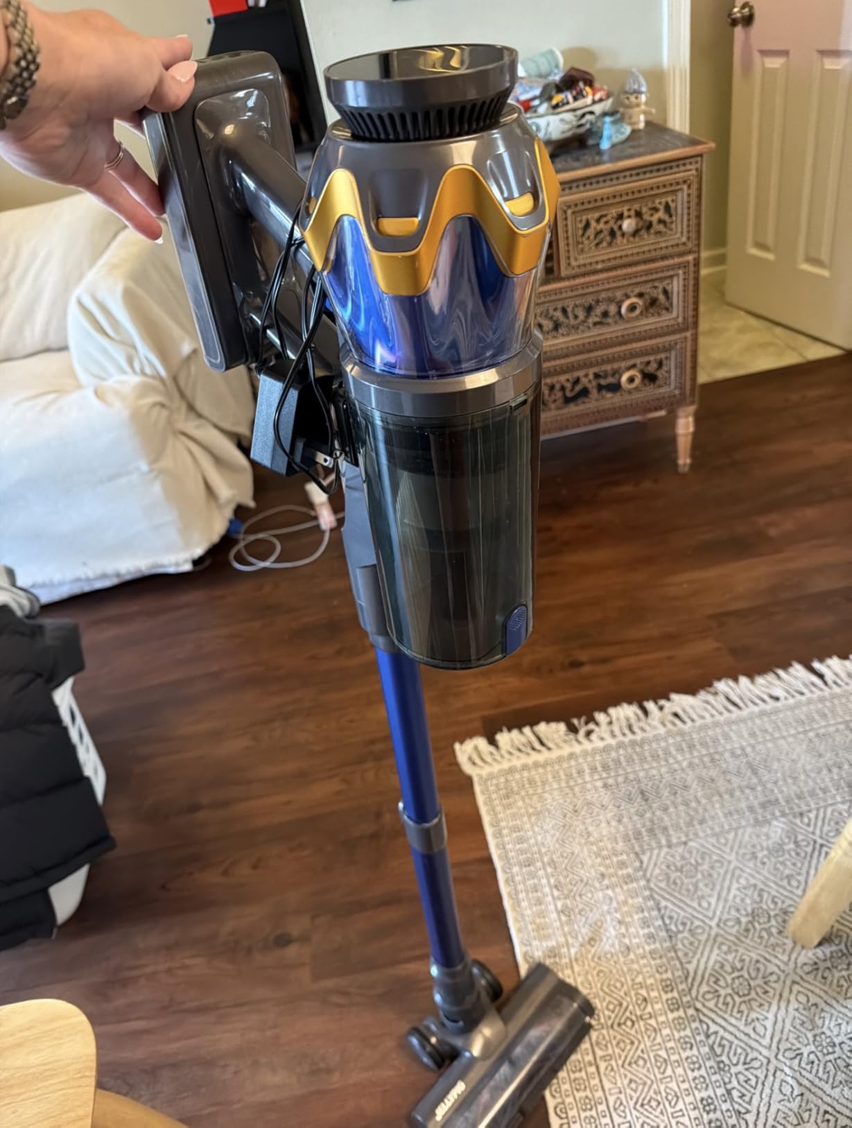 Cordless Vacuum Cleaner, Upgraded 650W 55KPA 70Mins Cordless Stick Vacuum Cleaner with Self-Standing and Touch Screen, Anti-tangle Wireless Vacumm, Vacuum Cleaners for Home/Pet Hair/Carpets/Floors customer photo 2
