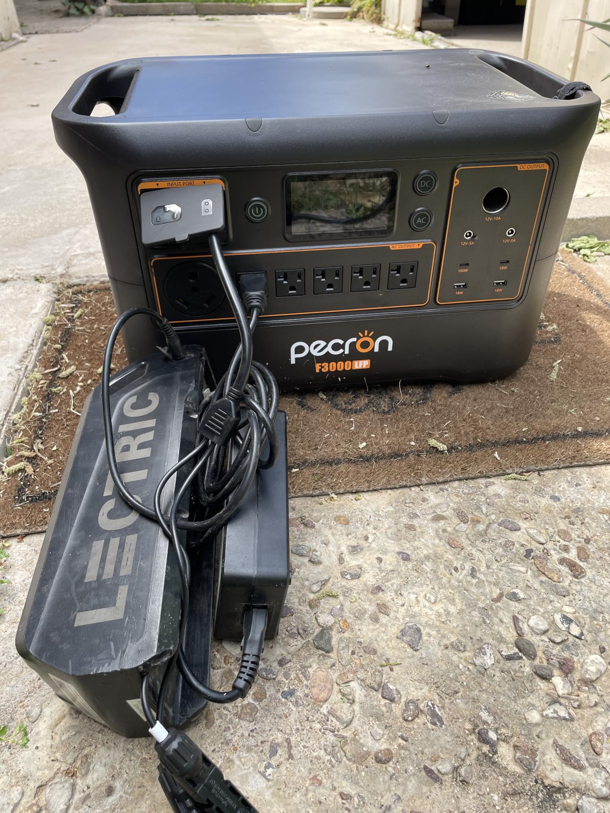 PECRON Portable Power Station F3000LFP, 3072Wh Solar Generator, 3600W LiFePO4 Battery Home Backup, Fast Charging Lithium Battery with 100W USB-C Output for Home, Camping, RV, Emergency customer photo 2