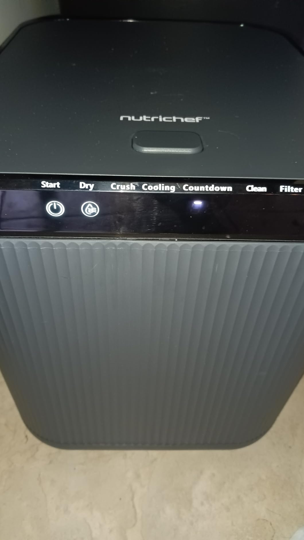 NutriChef Electric Kitchen Composter | 3 Quart Food Recycler | Food Waste Compost Bin for Countertop | 1 Button to Compost, Easy to Clean Composter Bucket | Low Noise, Odorless & Auto Clean | Grey customer photo 2