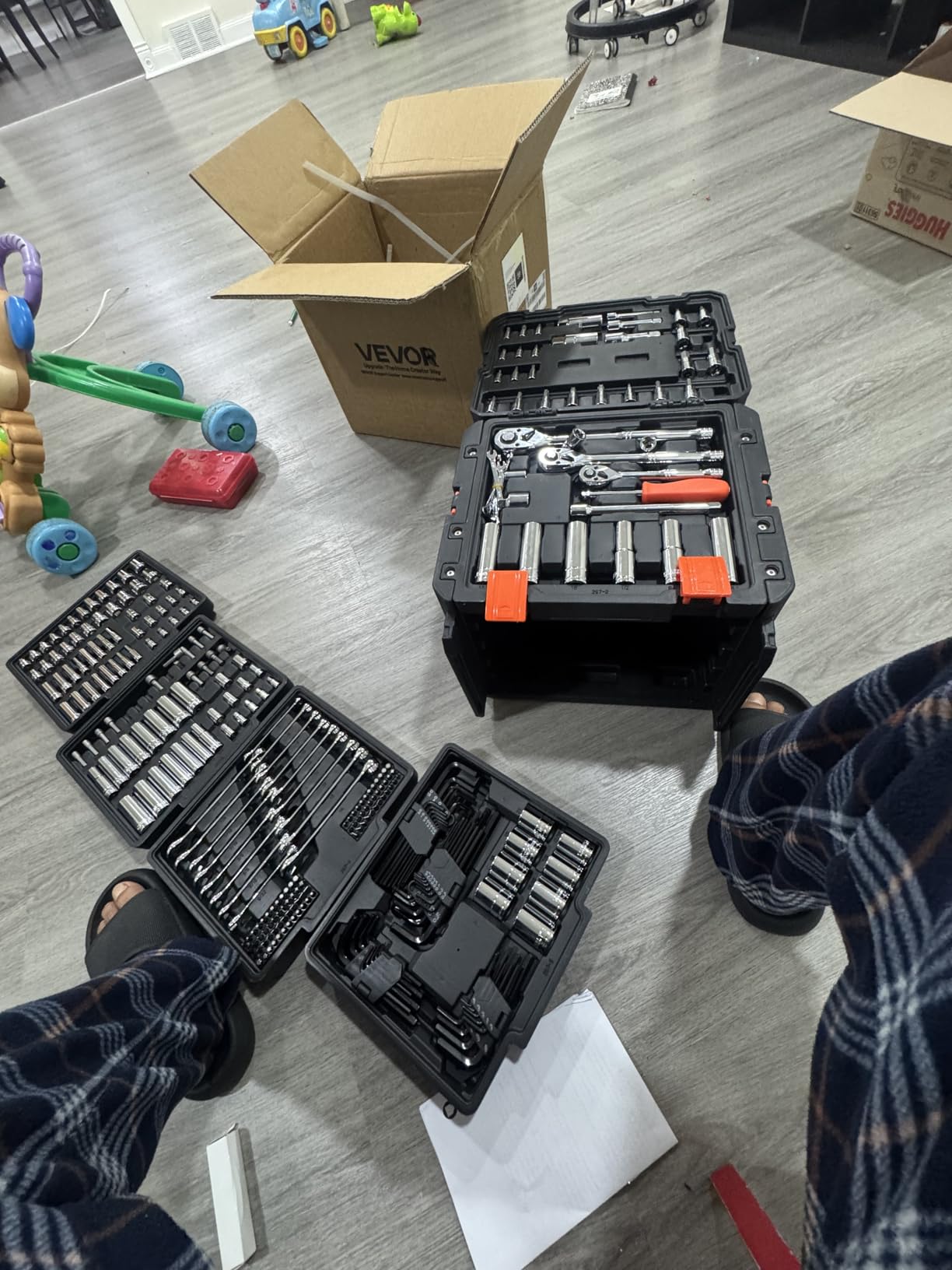 VEVOR Mechanics Tool Set and Socket Set, 450 Pcs, 1/4, 3/8 and 1/2 inch Drive Deep and Standard Sockets, SAE Metric Mechanic Tool Kit with Bits, Wrenches, Accessories customer photo 1