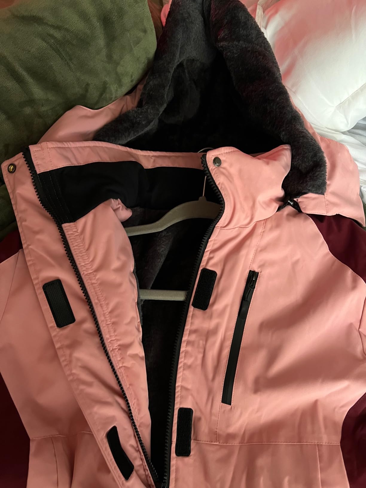 Graphene Heated Jacket For Women 12V 18400mAh Fast Charge With Large Capacity customer photo 2