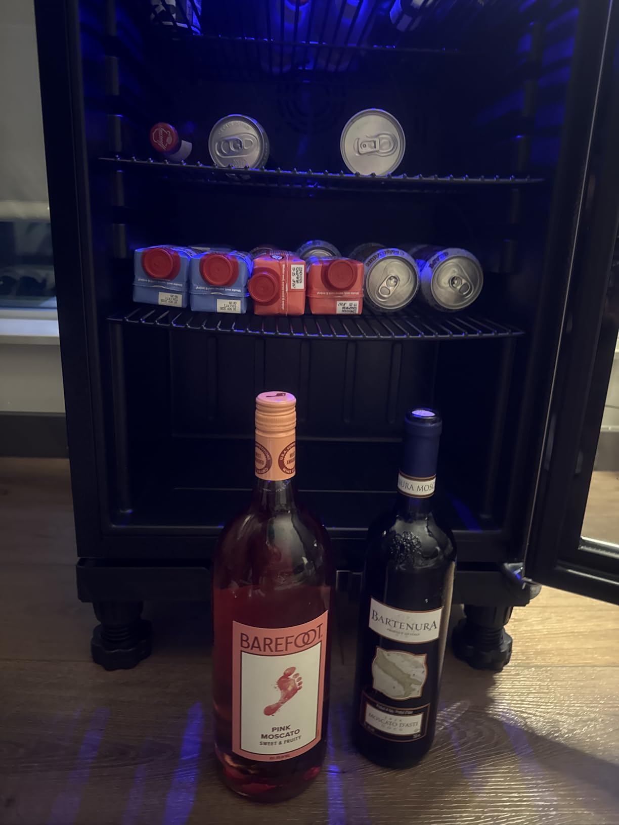 Feelfunn 1.7 Cu.Ft Beverage Refrigerator Cooler - 68 Can Mini Fridge Glass Door for Drink Soda Beer Wine - Small Refrigerator for Bedroom Office Home Dorm Bar, Black customer photo 2