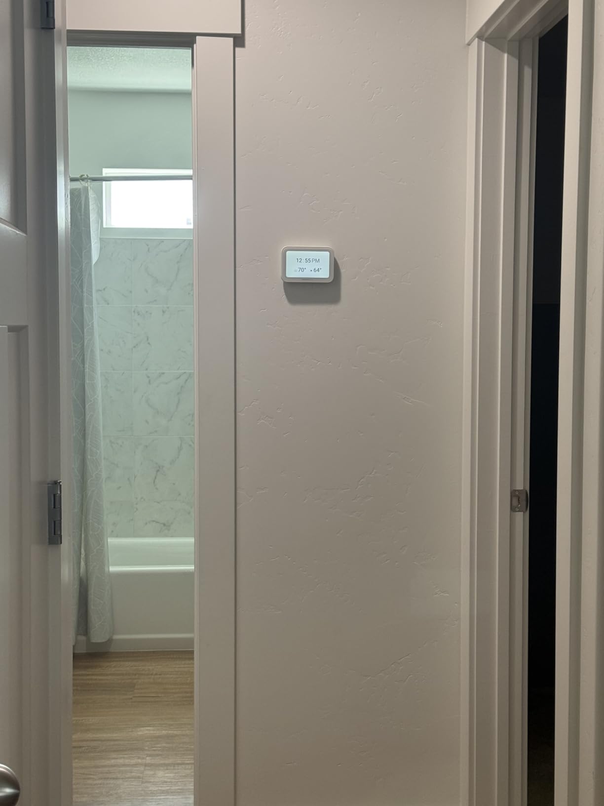 Honeywell Home X8S Smart Thermostat with Room Sensor, Video Doorbell Compatibility, IAQ Control, and Customizable Touchscreen Display, White customer photo 2