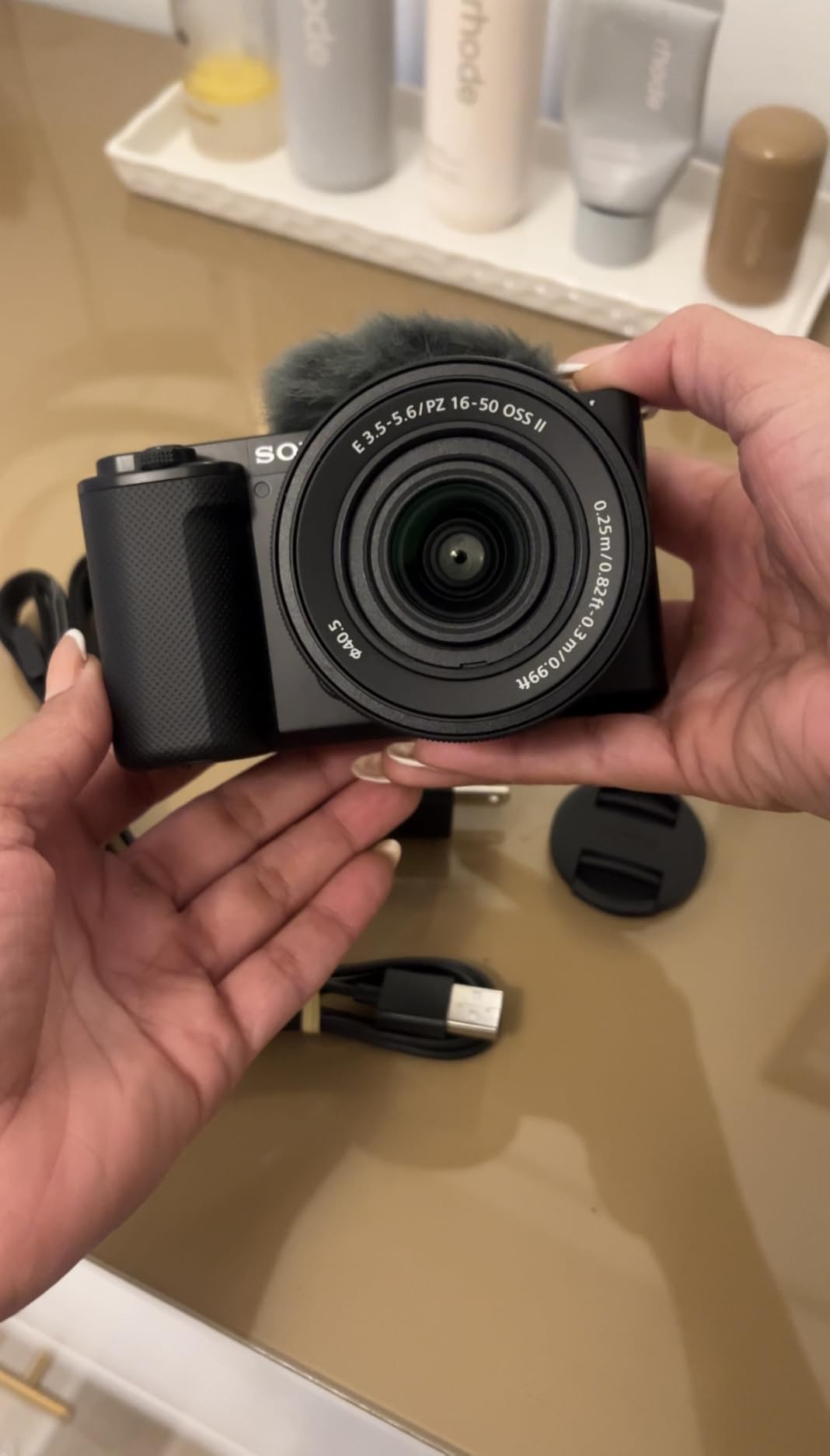 Sony Alpha ZV-E10 - APS-C Interchangeable Lens Mirrorless Vlog Camera Kit - Black customer photo 2