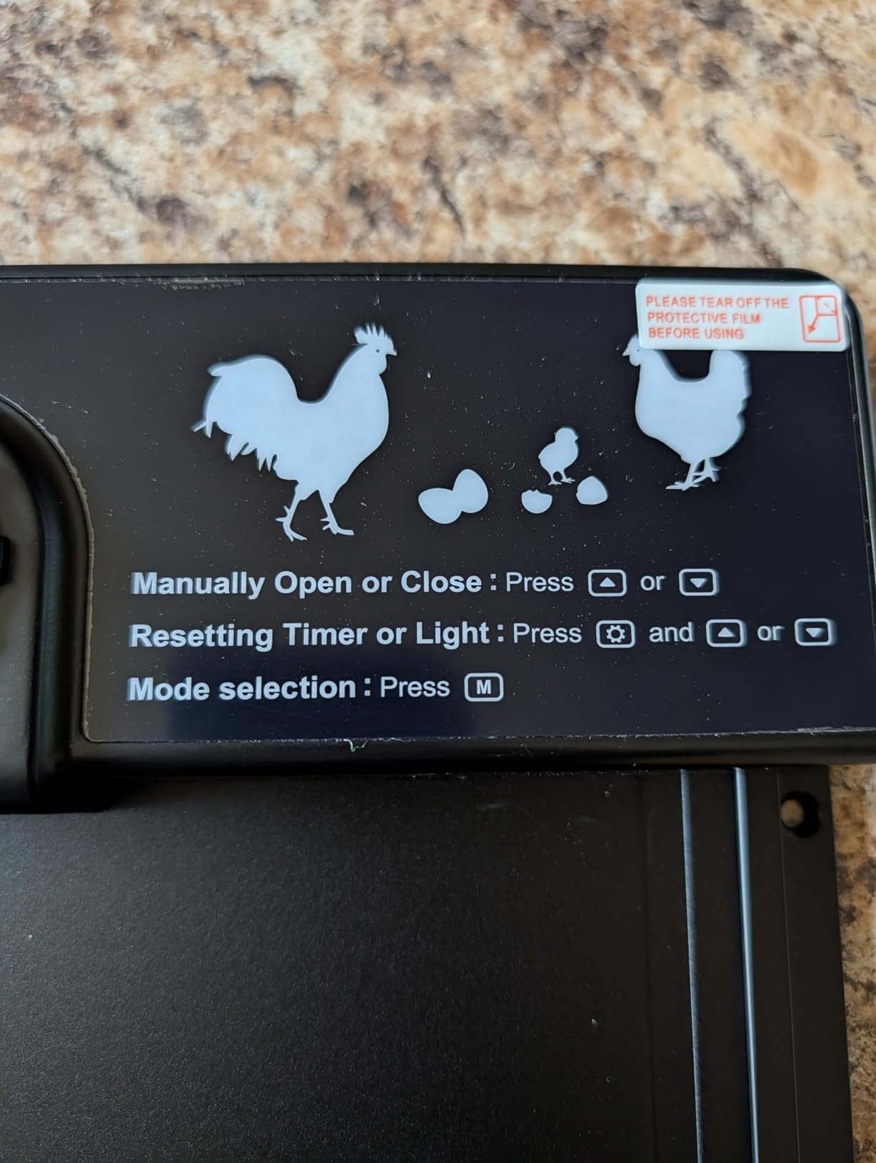 WiFi Automatic Chicken Coop Door with Camera, APP Remote Control, Smart Solar Powered Auto Chicken Door Opener with Timer, Night Vision, Anti-Pinch Safety, Smart Alerts, Space-Saving Roll-Up Design customer photo 2