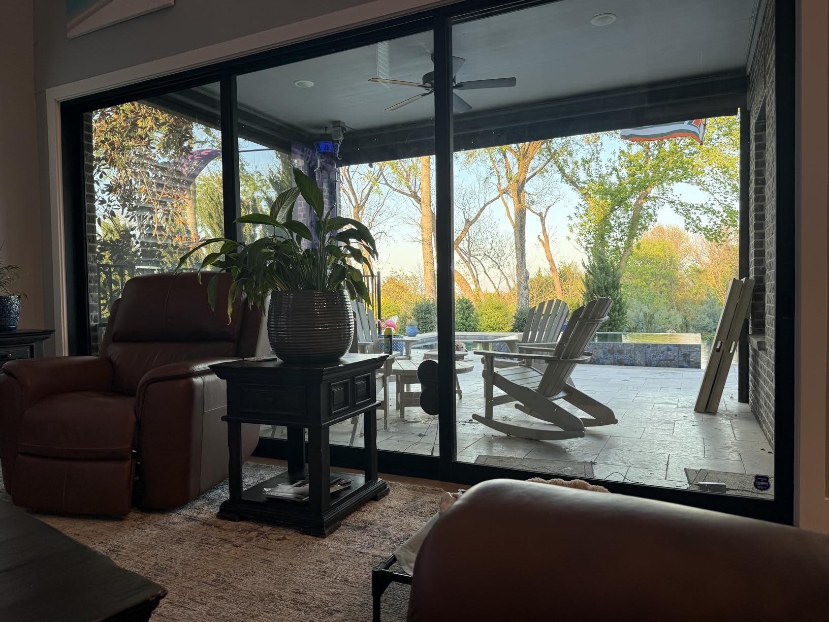 KKI Window Cleaning Robot, Automatic Window Cleaner Robot, Dual Spray, Max 3200Pa, AI Path Planning & Edge Detection, Remote Control for High-Rise Windows, Glass,Door,10xCloths, X3 customer photo 1
