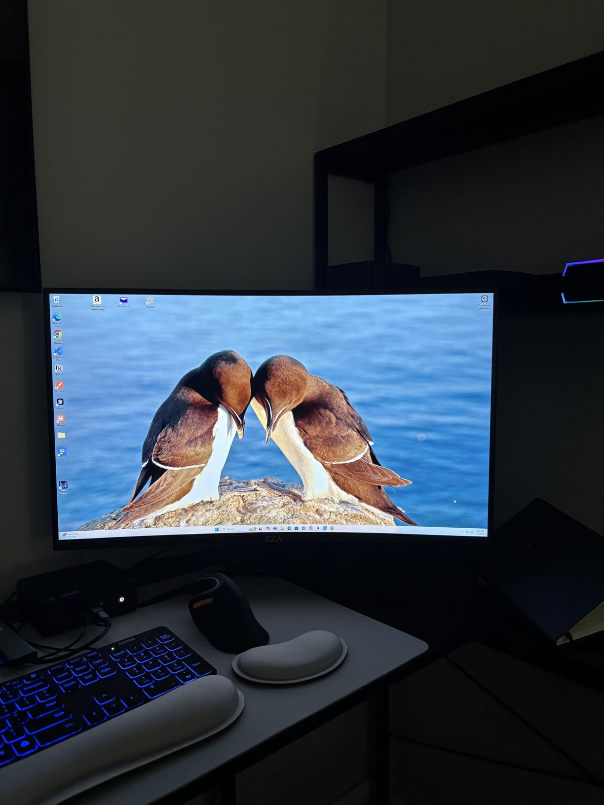 ZZA 32 Inch 4K UHD Computer Monitor 60Hz Ultra-Clear Screen, 100% sRGB, Eye Care Screen with HDMI, DisplayPort for Home and Office customer photo 1