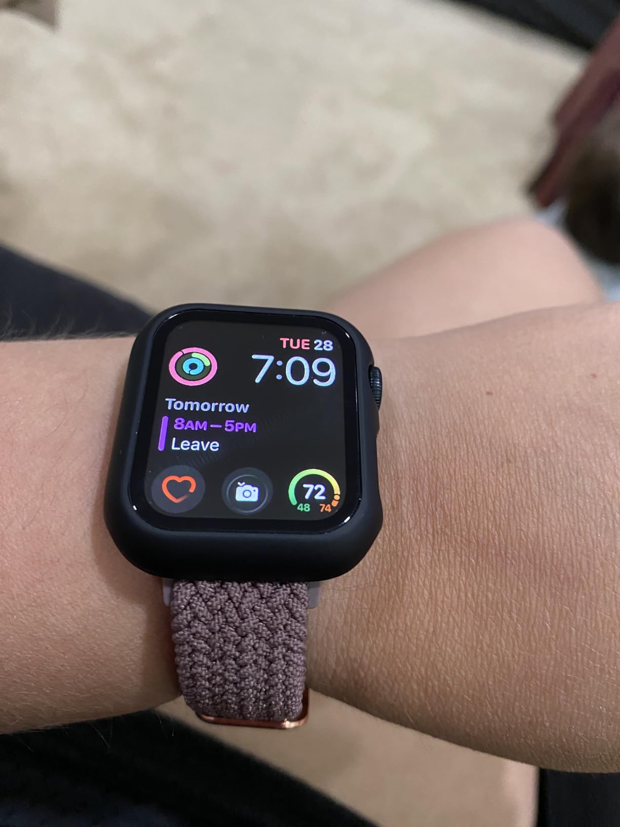 Apple Watch SE 3 GPS 40mm Smartwatch with Starlight Aluminum Case with Starlight Sport Band - S/M. Fitness and Sleep Trackers, Heart Rate Monitor, Always-On Display, Water Resistant customer photo 2