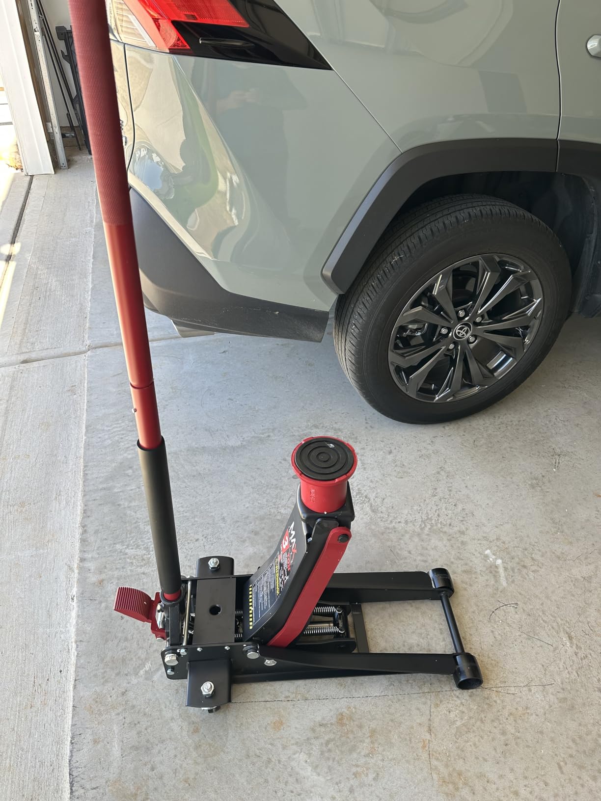 3-Ton (6600lbs) Low-Profile Dual Pistons Heavy-Duty Steel Racing Off Road Floor Jack with Quick Lift Hydraulic Pump, Foot Pedal and Extension Adapter for Car Maintenance customer photo 1