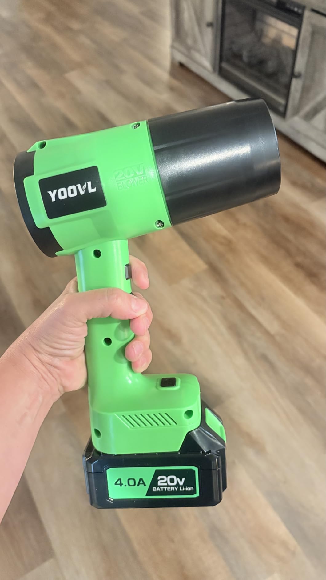 Leaf Blower Cordless, Handheld Leaf Blower with 2 X 4.0Ah Battery and Charger, Snow Blower with 6 Speed Modes, Lightweight Blowers for Lawn Care, Patio, Yard, Blowing Snow, Leaves, Dust-Yellow customer photo 1