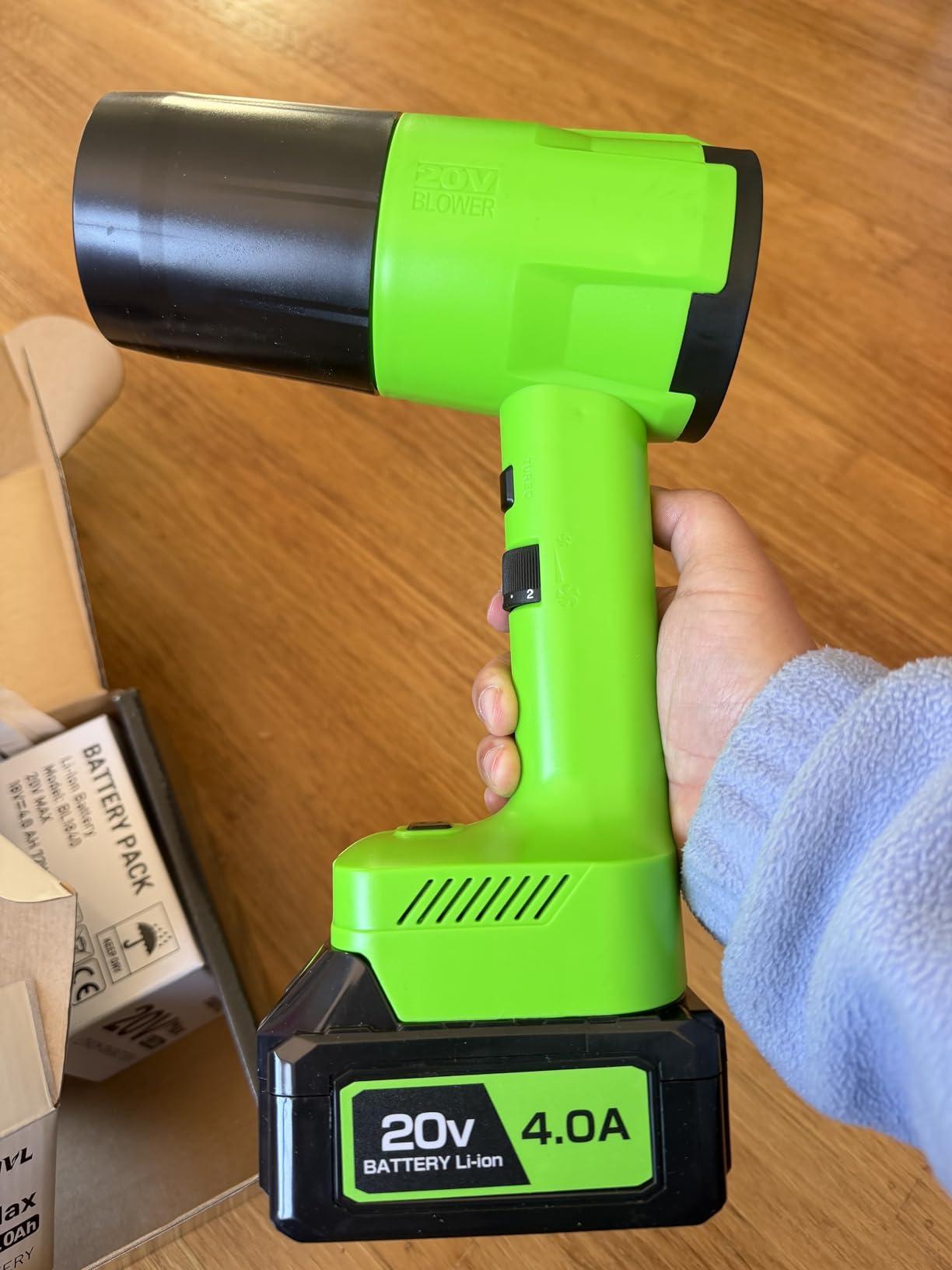 Leaf Blower Cordless, Handheld Leaf Blower with 2 X 4.0Ah Battery and Charger, Snow Blower with 6 Speed Modes, Lightweight Blowers for Lawn Care, Patio, Yard, Blowing Snow, Leaves, Dust-Yellow customer photo 2