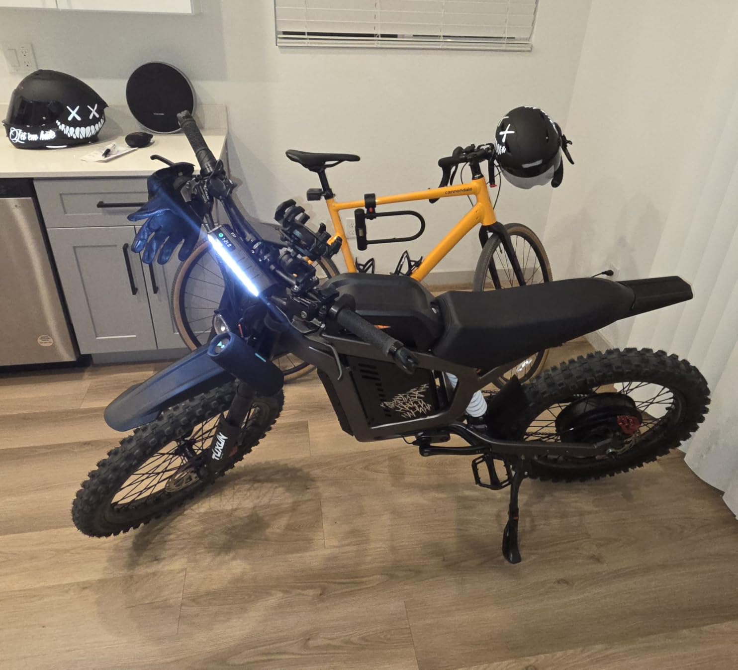 Vastfire 17 LED Bike Lights 5000 Lumen, Super Bright Bicycle Light for Night Riding, USB Rechargeable Bike Headlight and Taillight, Waterproof Wide Beam Bike Front Light with Digital Power Display customer photo 1
