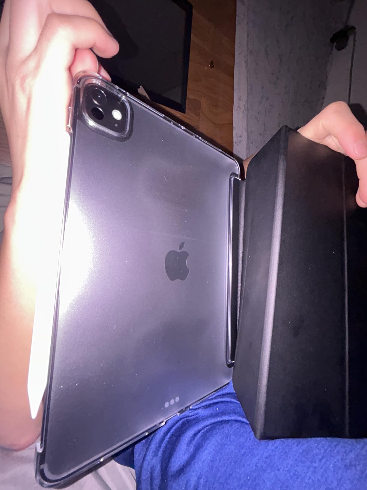 Apple iPad Pro 11-inch (M5): Ultra Retina XDR Display, 256GB, 12MP Cameras, LiDAR Scanner, Wi-Fi 7, 5G Cellular, Face ID - Space Black customer photo 1