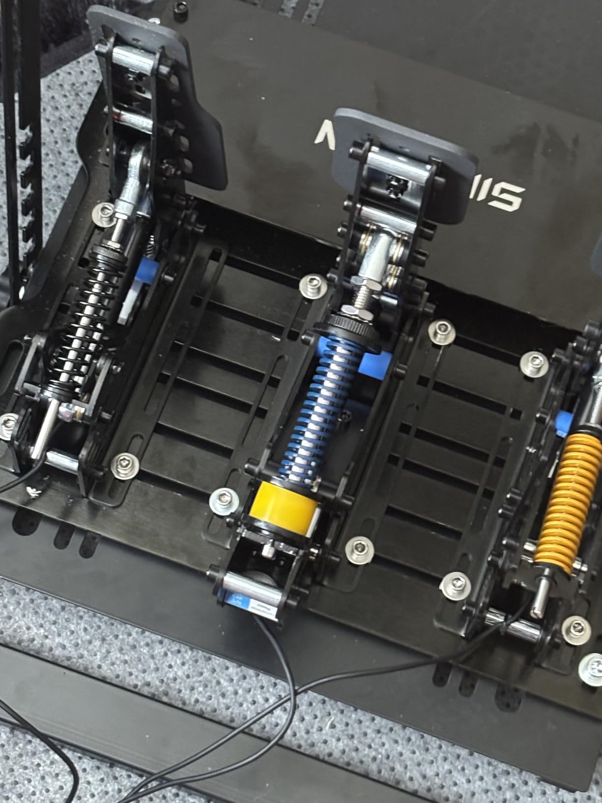 SIMSONN Plus X Racing Simulator Hydraulic Pedals Sim Racing Pedals (Plus X Black P2-H2) customer photo 1