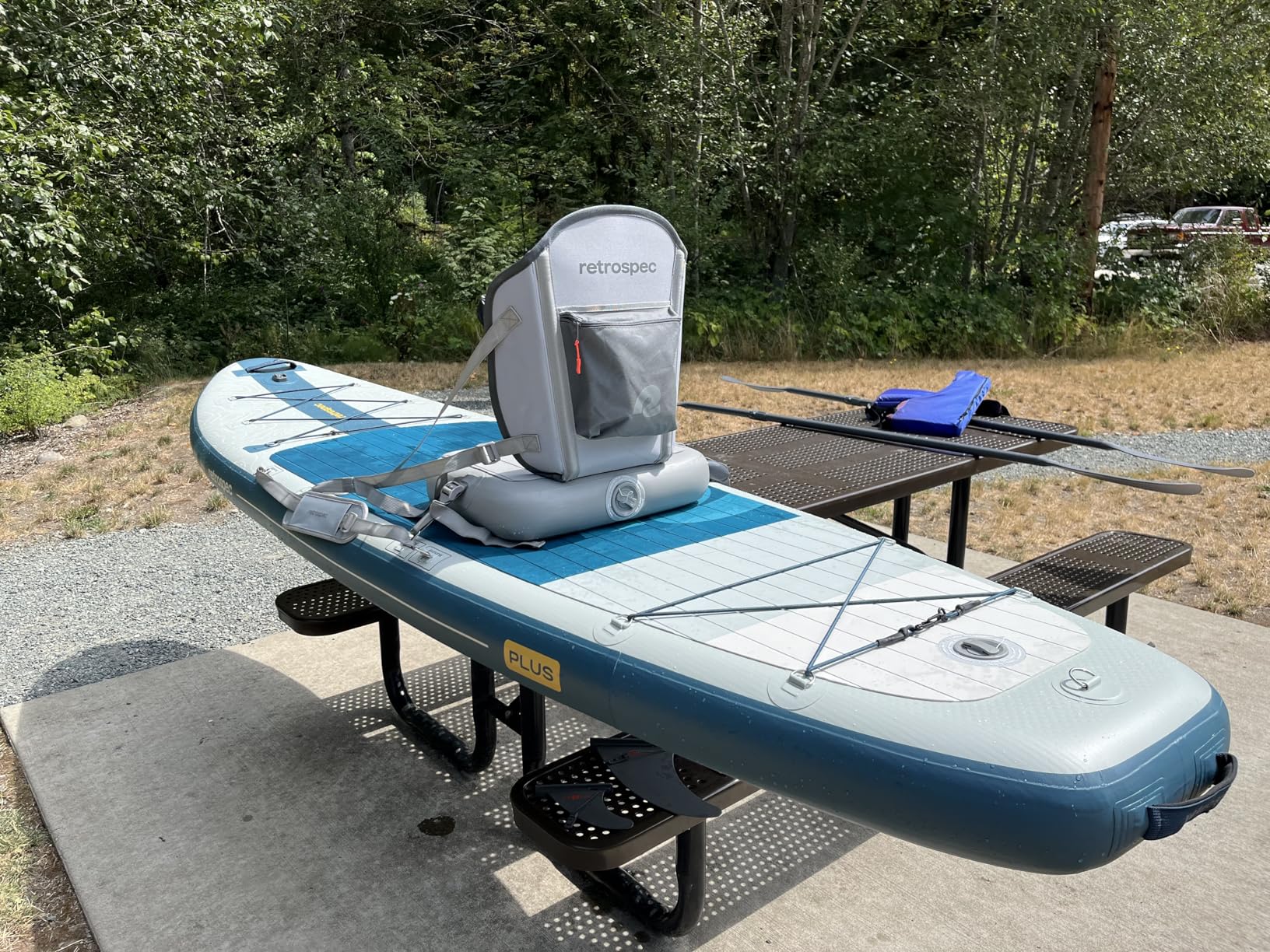 Retrospec Weekender Plus 10' Inflatable Stand Up Paddleboard Double Layer PVC iSUP Bundle w/Carrying case, 3 Piece Adjustable Aluminum Paddle, 3 Removable fins, Pump, and Cell Phone case customer photo 2