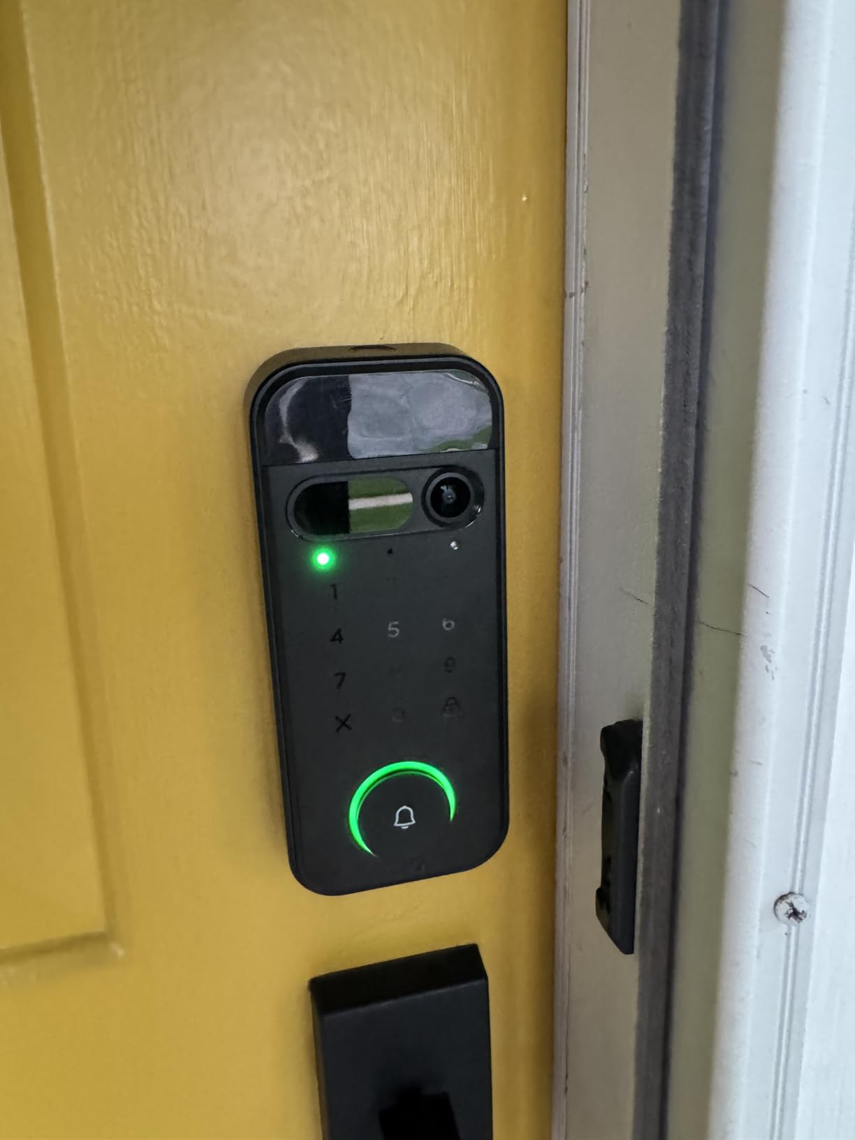 myQ Secure View 3-in-1 Smart Lock with 2K HDR Video Doorbell Camera, Face Access, Fingerprint Access, PIN & App Control - Intelligent Entry customer photo 2