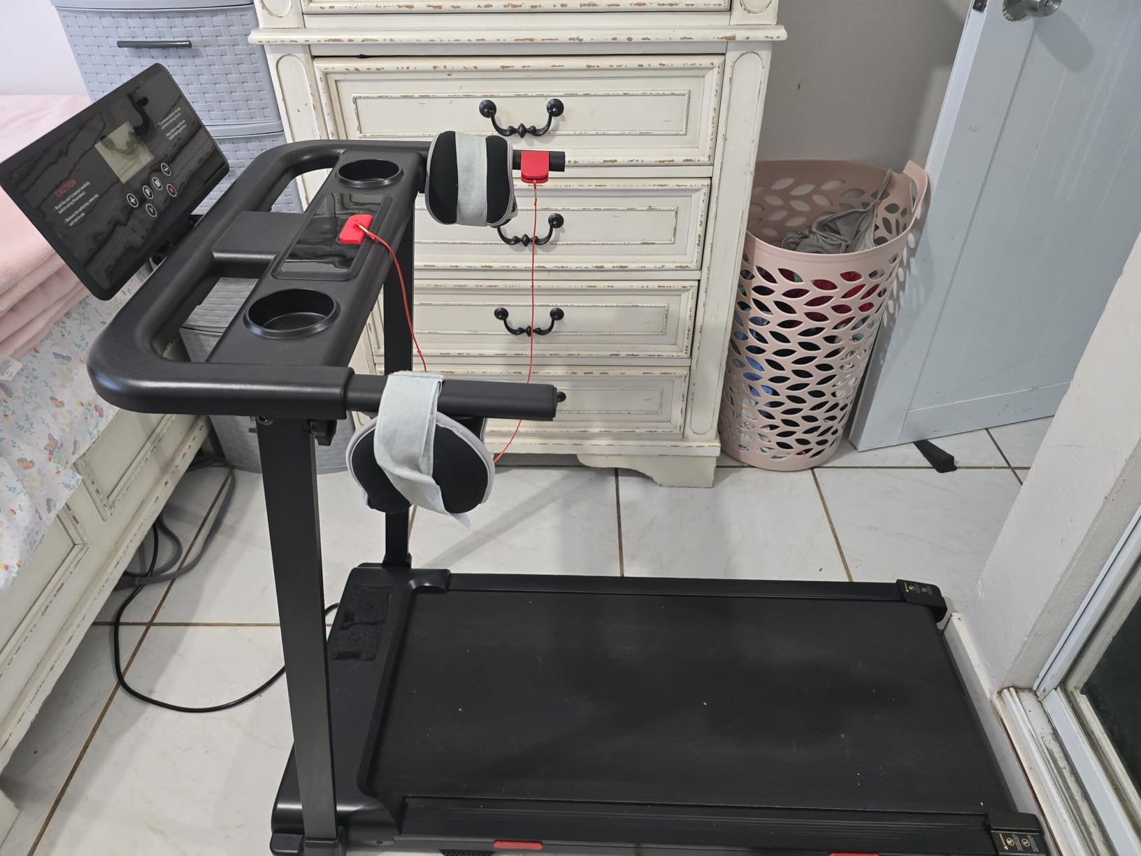 MCRG Walking Pad Treadmill with Incline, 2026 Upgrade Portable Walking pad Treadmill with Handle Bar, 0.6-7.6MPH Small Treadmills Walking Pad for Home Small, 3.5HP, 350LBS customer photo 1