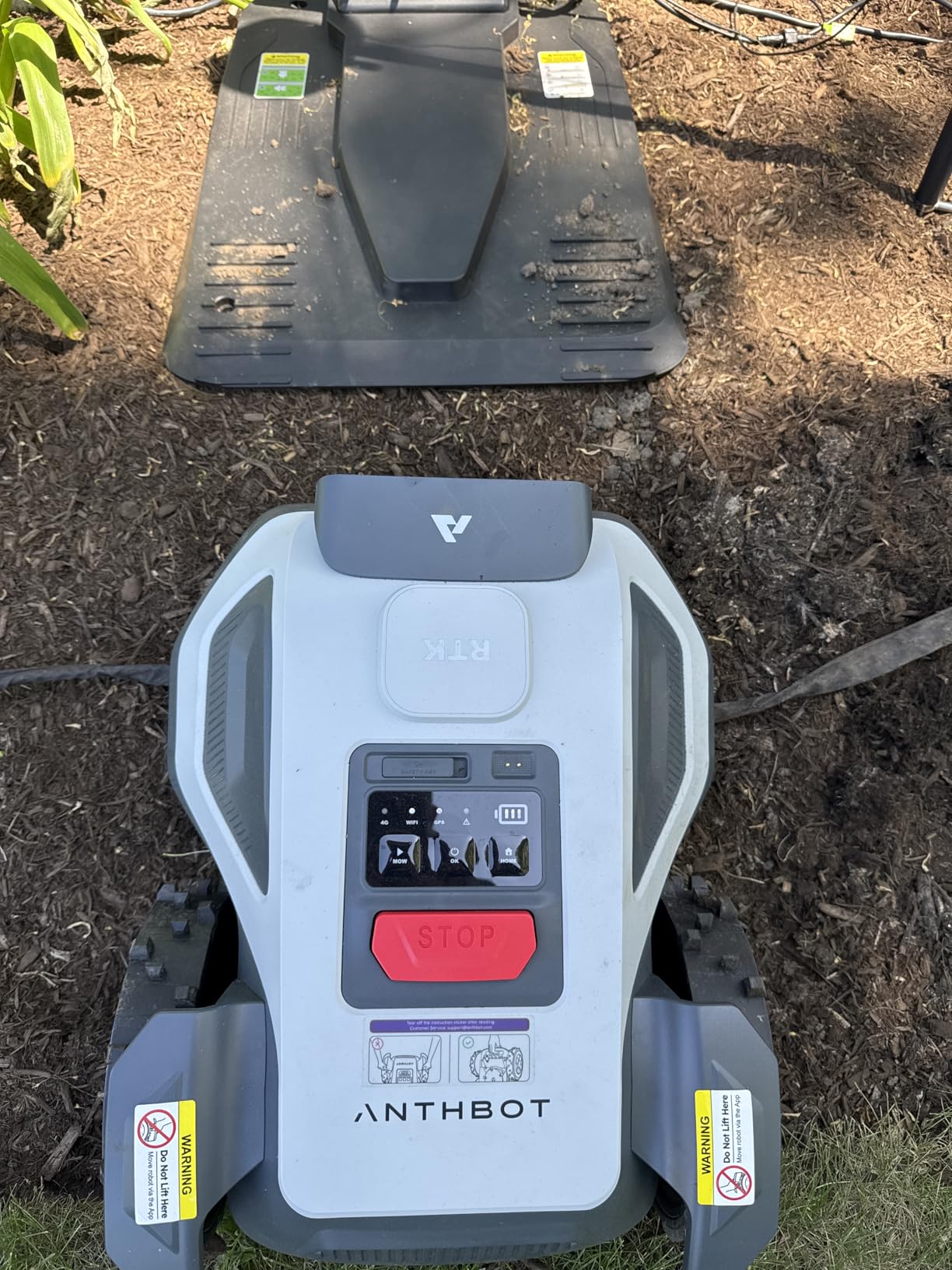 ANTHBOT M9 Robot Lawn Mower 1/4 Acre, Dual Vision+Full-Band RTK Robotic Lawnmower, No Perimeter Wire, App Control Obstacle Avoidance, 45% Slope, Cutting Height, Multi-Zone Mapping customer photo 2