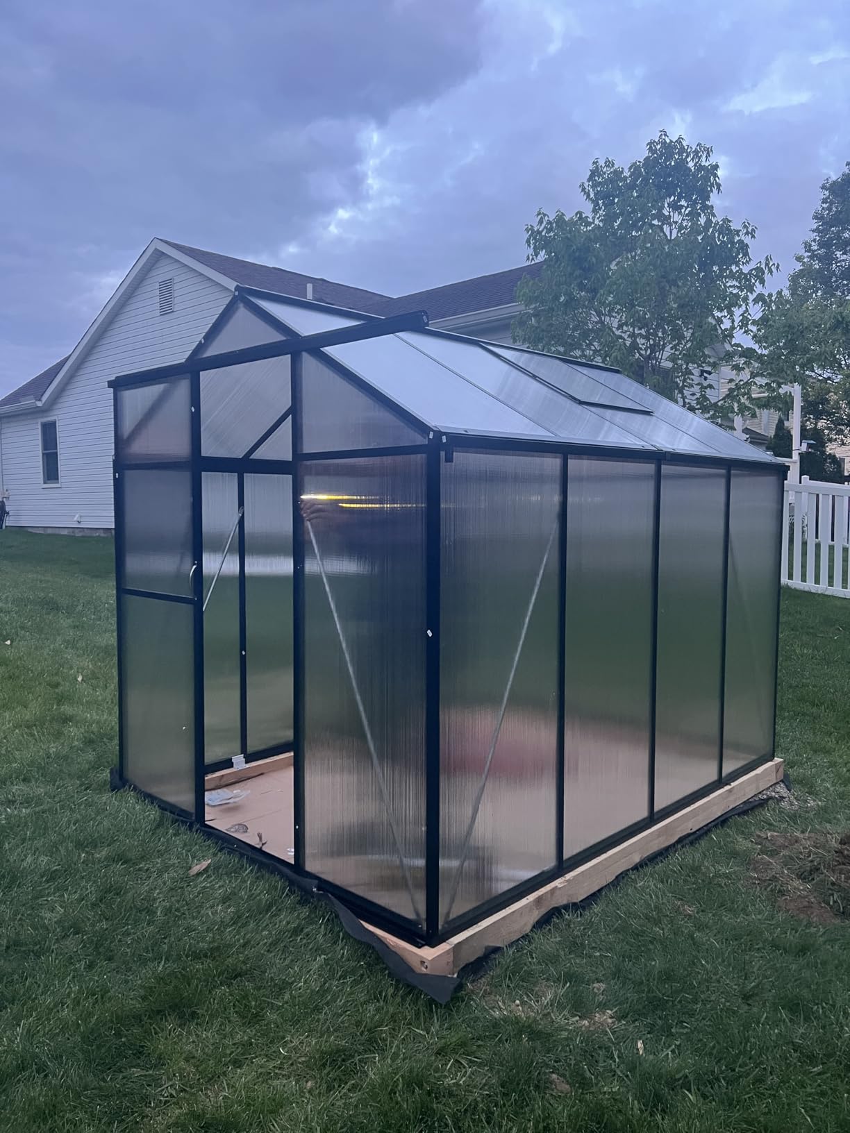 GarveeHome 6X8 FT Greenhouse with Aluminum Frame and Polycarbonate Panels customer photo 1