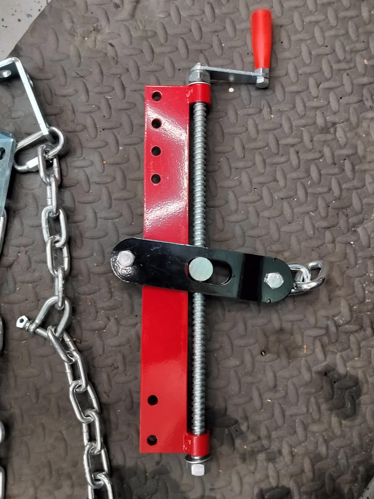 GarveeTech Cherry Picker Engine Hoist, Folding Engine Crane, 2 Ton 4400lb Engine Hoist Lift, Heavy Duty Hydraulic Engine Shop Crane with 6 Casters, Telescopic Boom Hitch, Red customer photo 2
