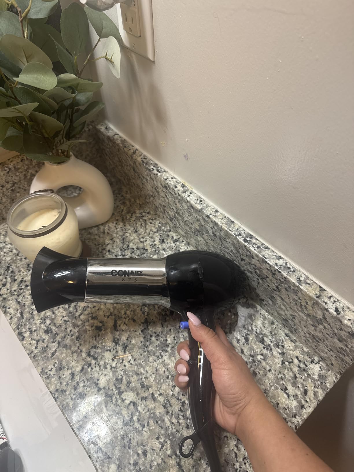 Conair 1875W Full Size Hair Dryer with Ionic Conditioning, Concentrator Attachment, Black/Chrome, 256NRL customer photo 1