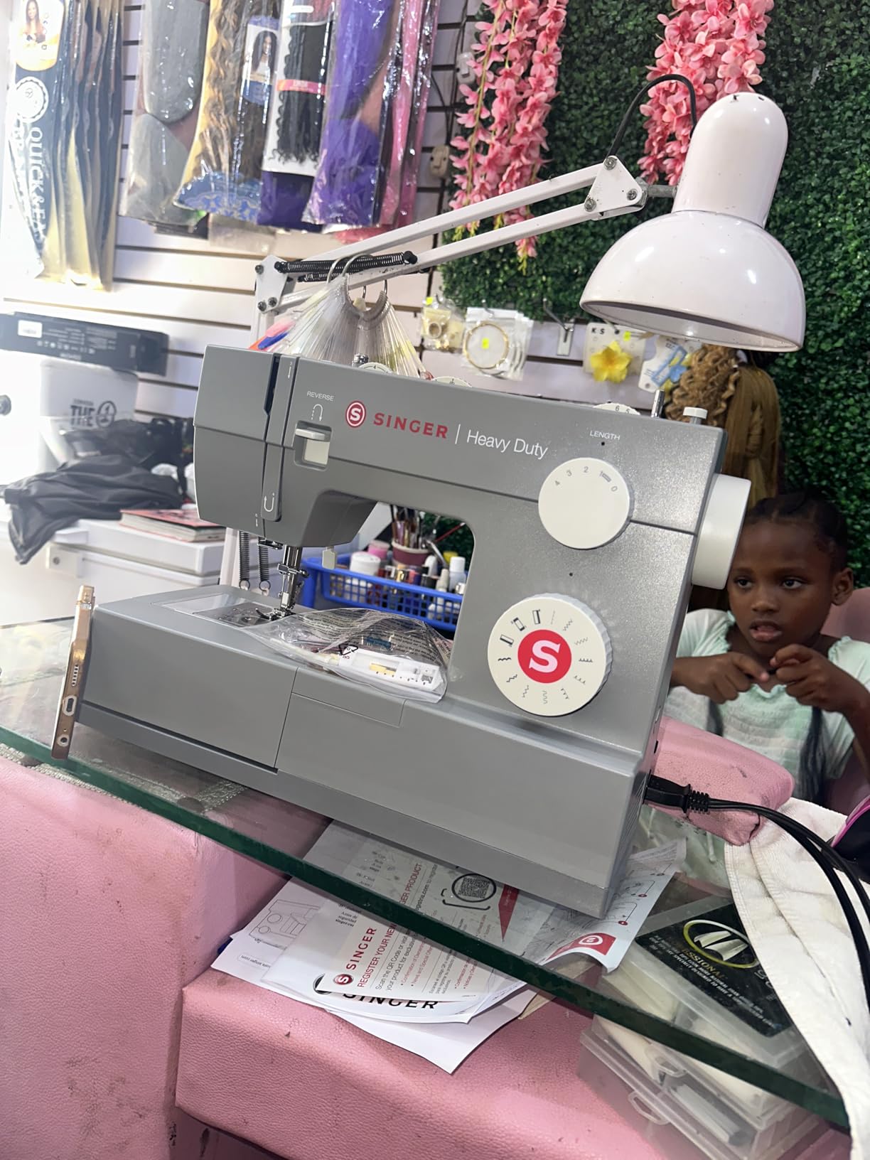 SINGER Heavy Duty 4411 High Speed Sewing Machine, 11 Built-In Stitches, 69 Stitch Applications, 50% More Power, 1100 Stitches/Min, Metal Frame, 4-Step Buttonhole customer photo 1