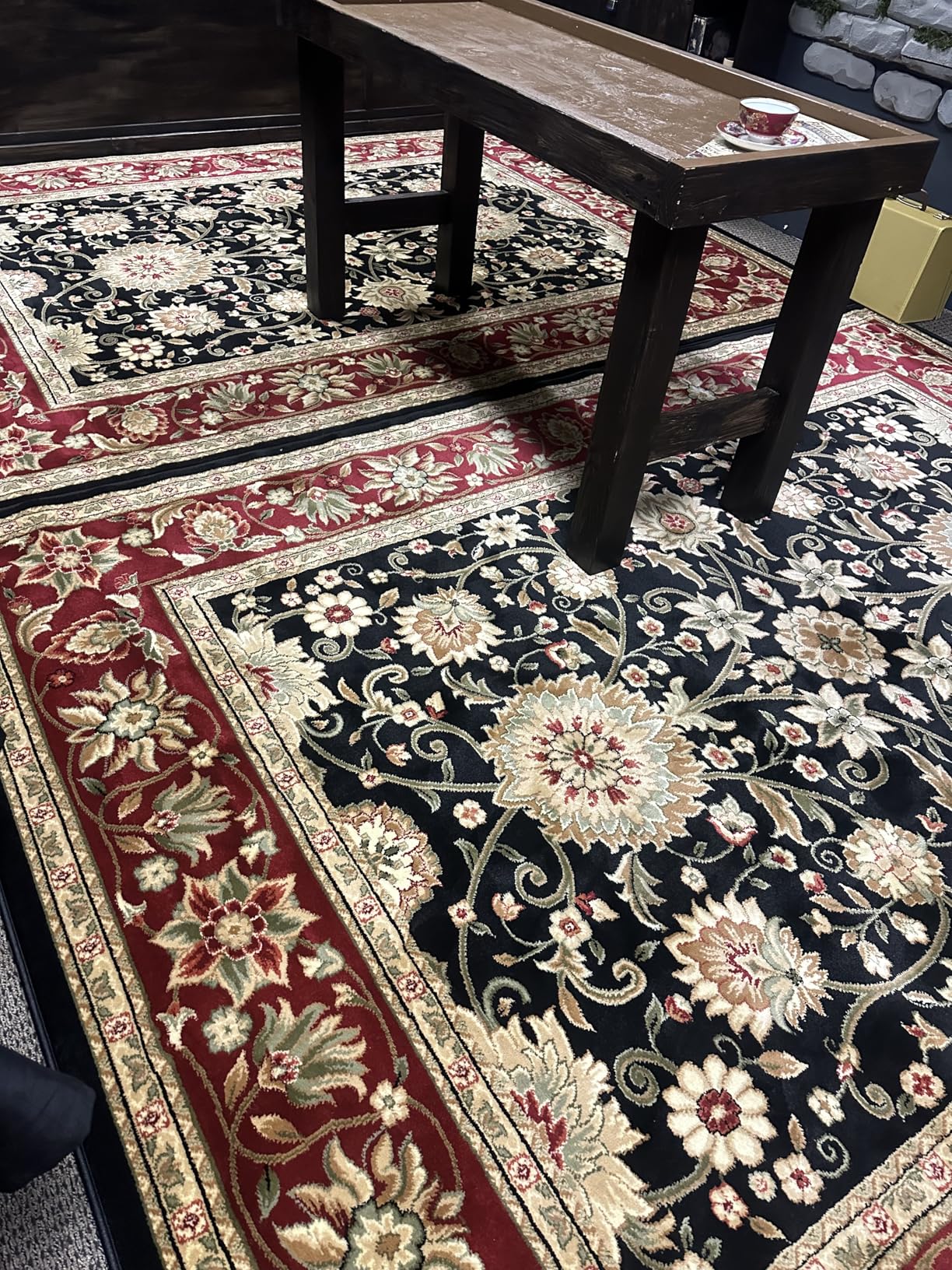 SAFAVIEH Lyndhurst Collection Area Rug - 9' x 12', Beige & Ivory, Traditional Oriental Design, Non-Shedding & Easy Care customer photo 2