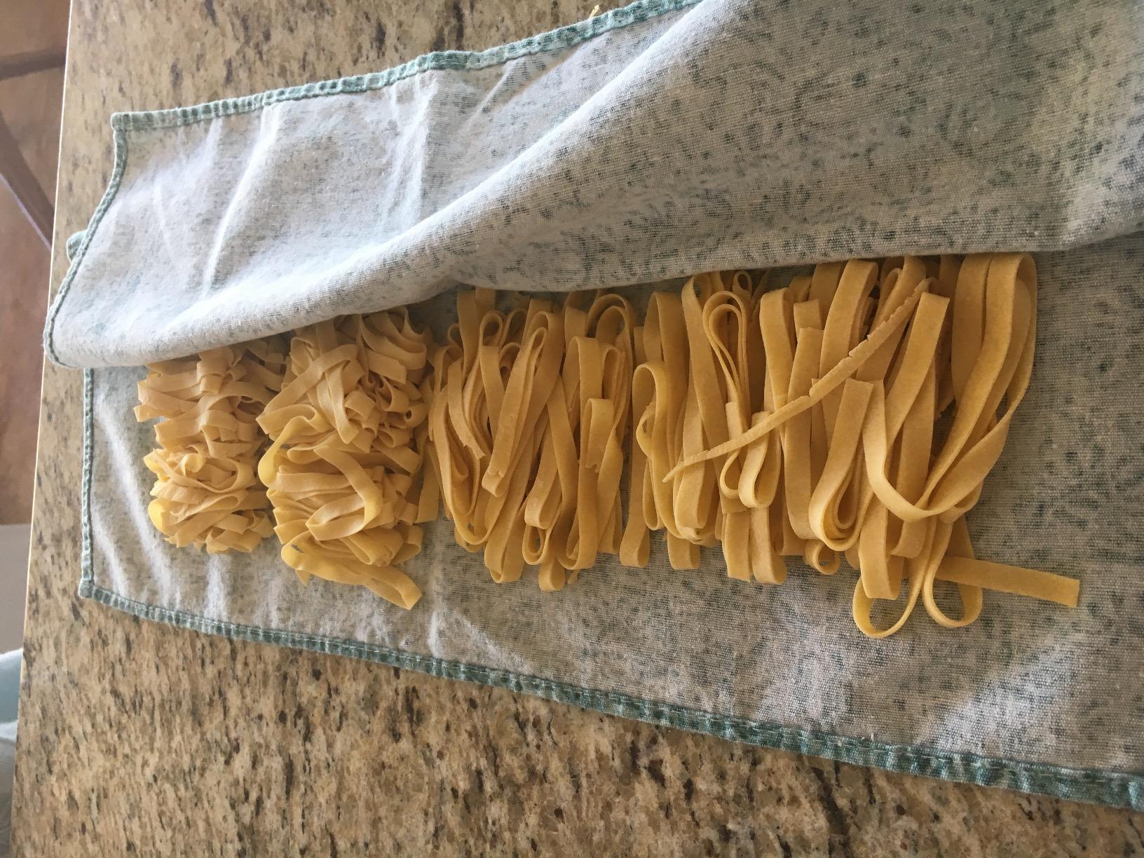 MARCATO Made in Italy Atlas 180 Classic Manual Pasta Machine, Chrome Steel. Makes Lasagne, Fettuccine & Tagliolini. customer photo 2