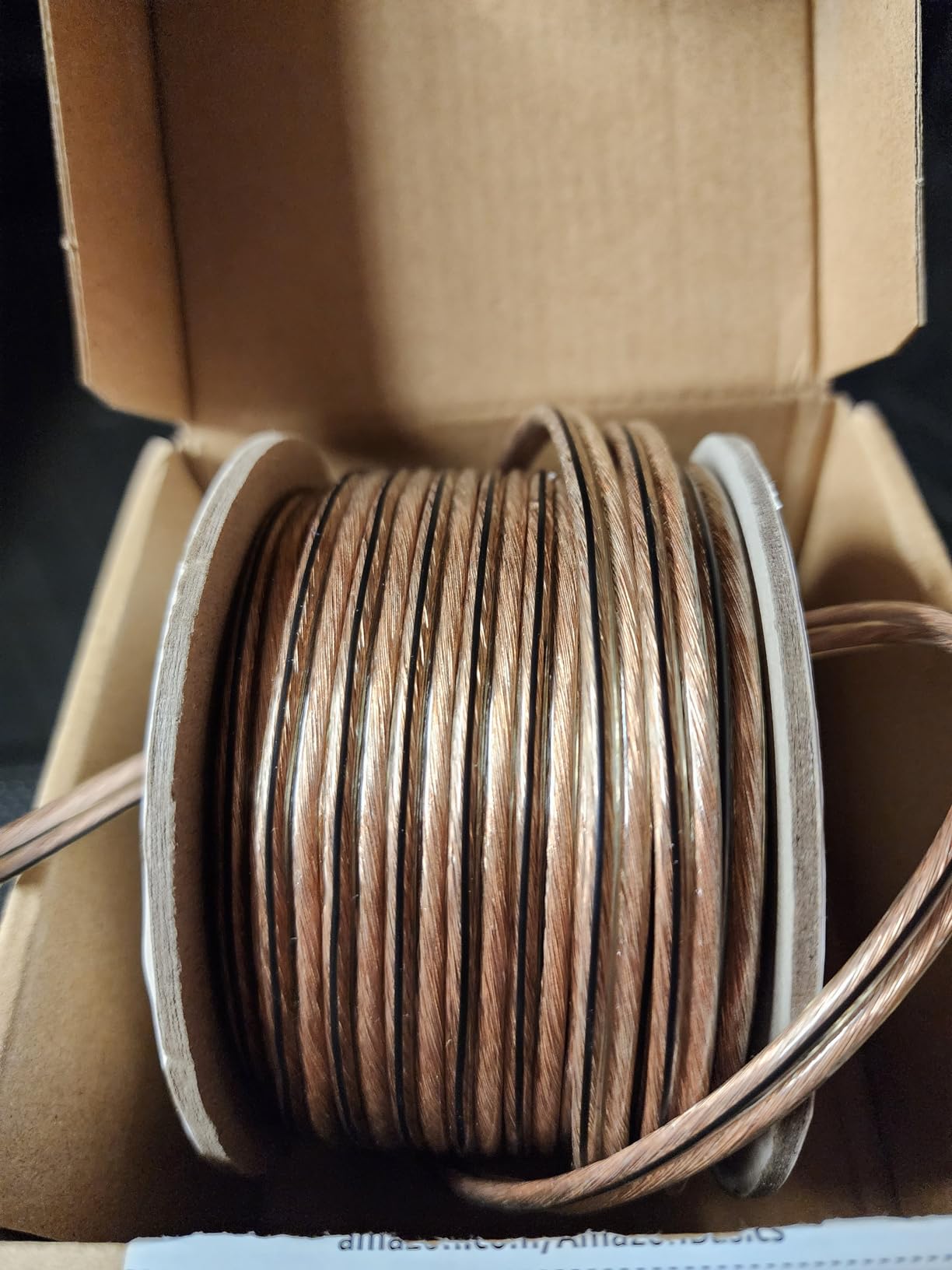 Amazon Basics 16-Gauge Speaker Wire Cable, Polarity Marked, 100 ft, Bronze customer photo 1