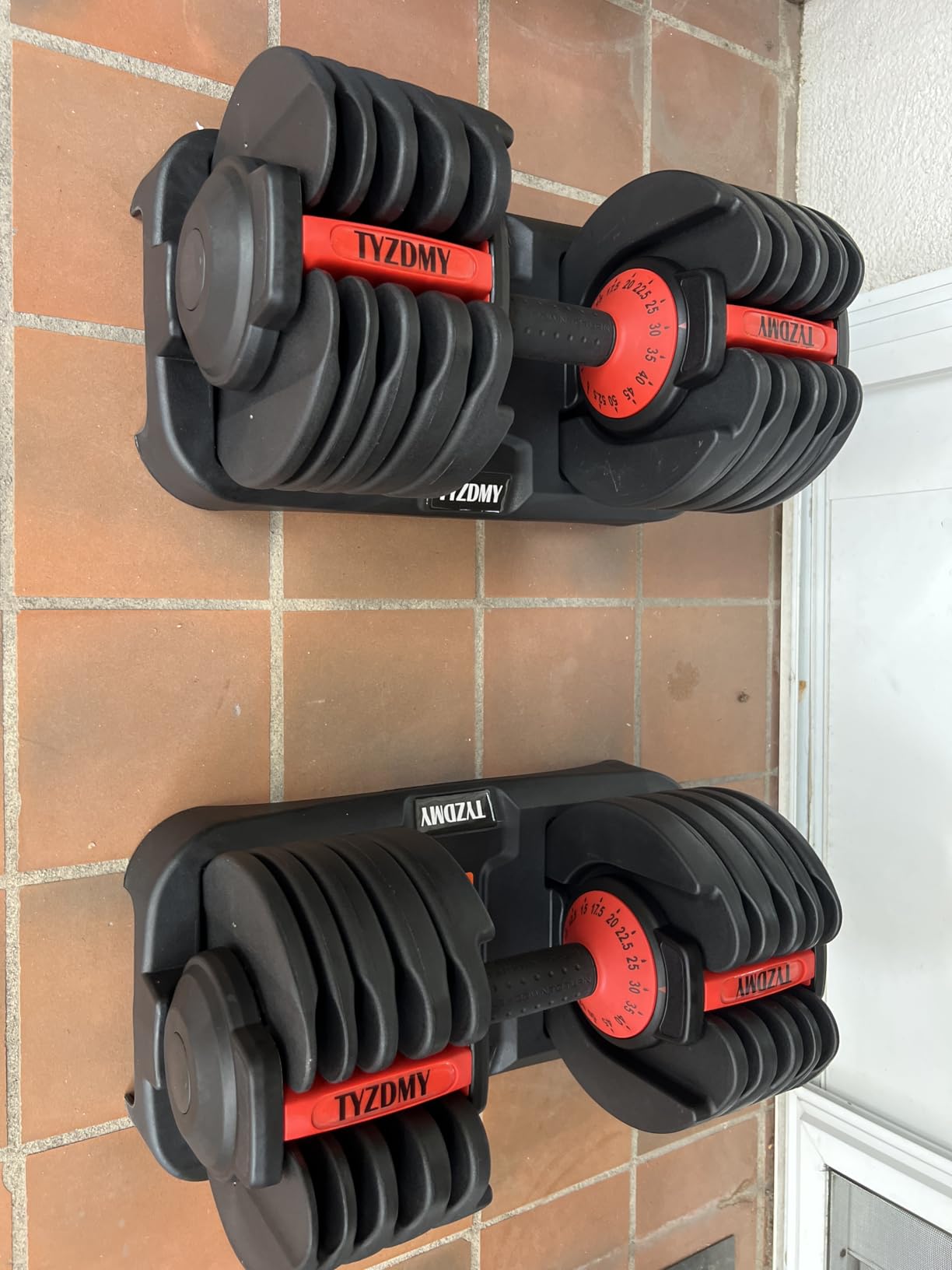 Yes4All Kettlebell Sets, 5 - 10 - 15 - 20 - 25 - 30 LB Cast Iron Strength Training Kettlebells, Wide Handles & Flat Bottom, Multi-Level from Beginners to Pros for Strength Training & Home Gym customer photo 2