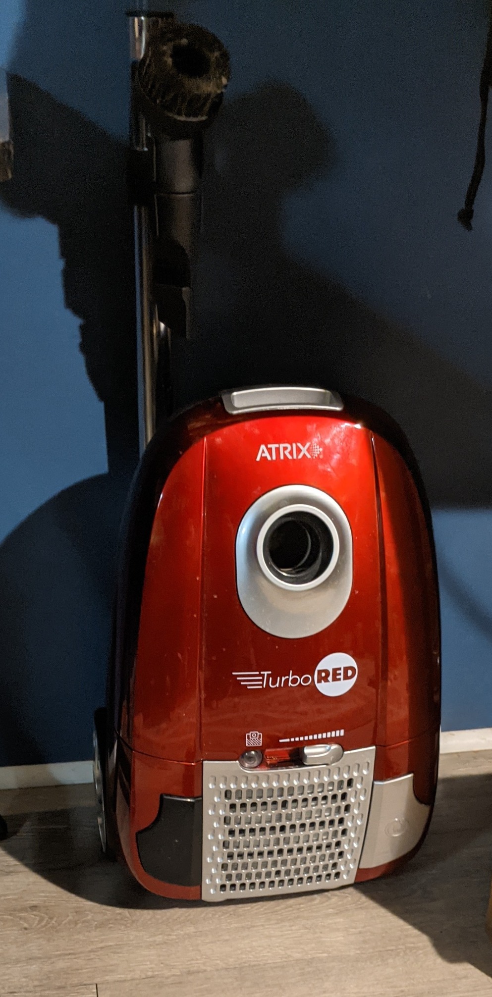 Atrix Turbo Red AHC-1 HEPA Canister Vacuum Cleaner - Powerful 1,400W Variable Speed Motor, Lightweight 6-Quart Bag Design, 3-Stage Filtration, Telescopic Wand, Full Bag Indicator & Accessory Kit customer photo 1