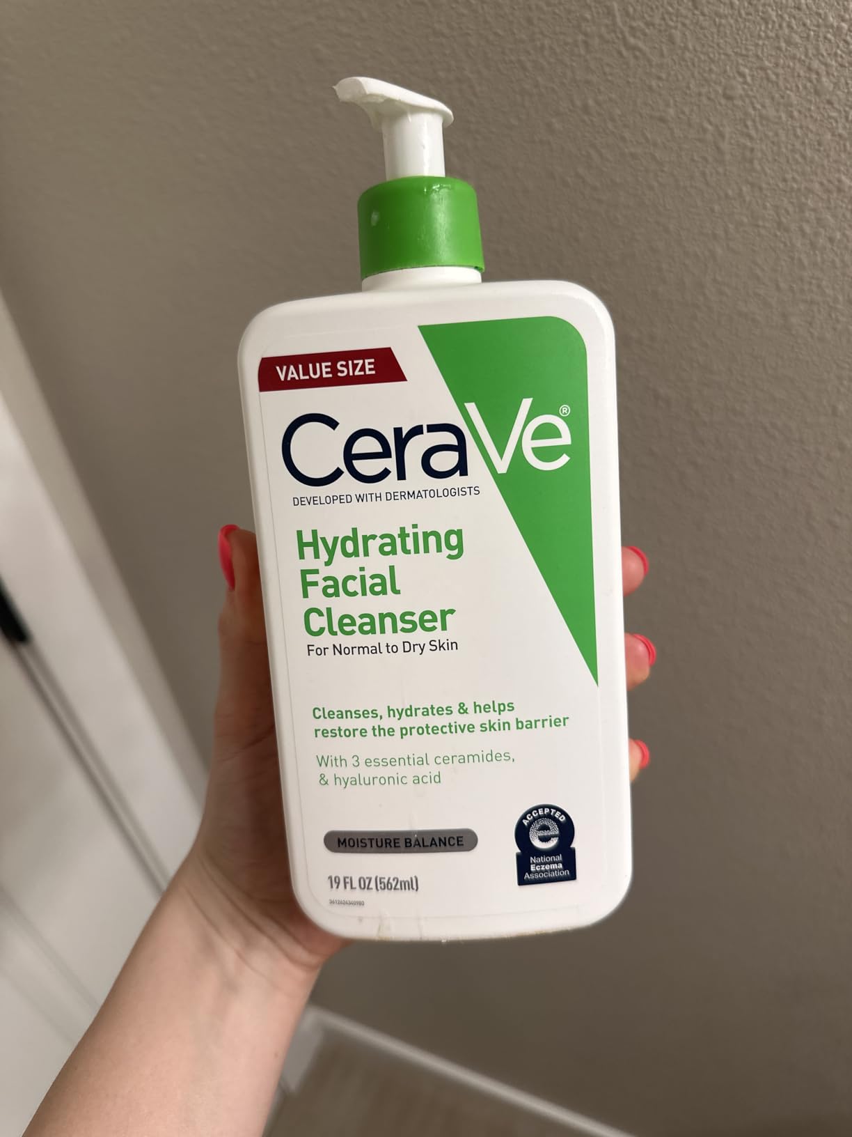 CeraVe Hydrating Facial Cleanser, Moisturizing Face Wash For Dry Skin, Hyaluronic Acid + Ceramides + Glycerin, Hydrating Cleanser For Normal To Dry Skin, National Eczema Association Certified, 8oz customer photo 1