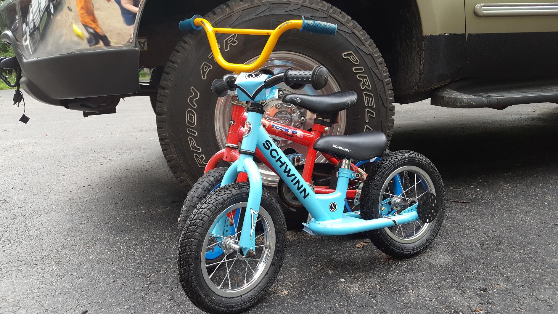 Schwinn Balance Bike, 12 Inch Bike for Kids Ages 2-4, Durable Steel Frame, Padded Seat, Cushioned Grips, Adjustable Seat Grows with Your Child, No Training Wheels Needed, Training Bicycle for Kids customer photo 1