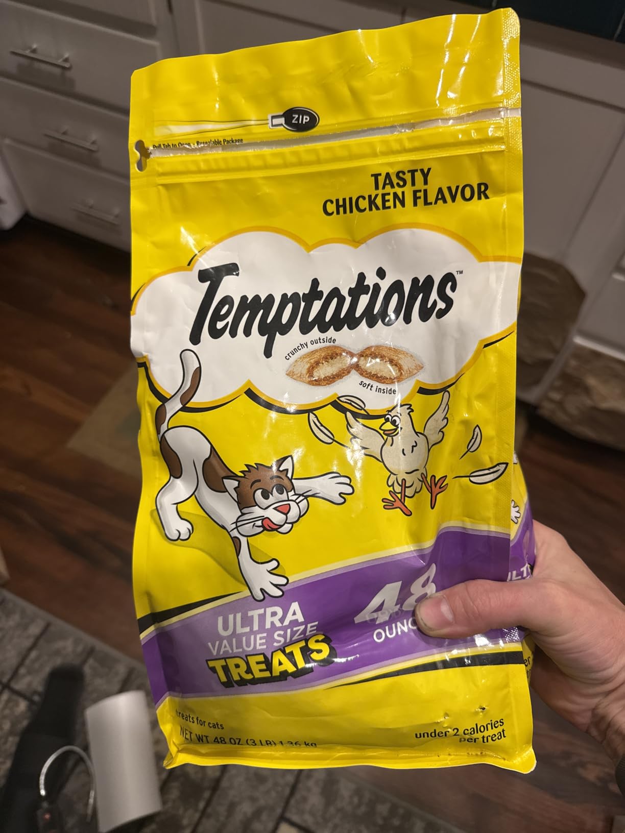 Temptations Cat Treats Classic Crunchy and Soft Cat Treats, Tasty Chicken Flavor, 16 oz. Tub customer photo 1