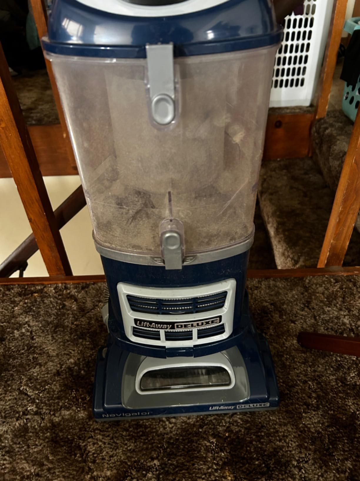 Shark Upright Vacuum Cleaner | Navigator Lift-Away Deluxe | Pet Hair, Carpet & Hard Floor Cleaning | Upholstery & Crevice Tool | HEPA Filter | Swivel Steering | Large Dust Cup Capacity | Blue | NV360 customer photo 1
