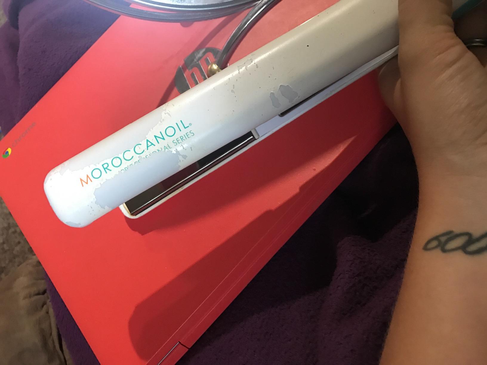 Moroccanoil Professional Series Titanium Ceramic Hairstyling Flat Iron customer photo 1