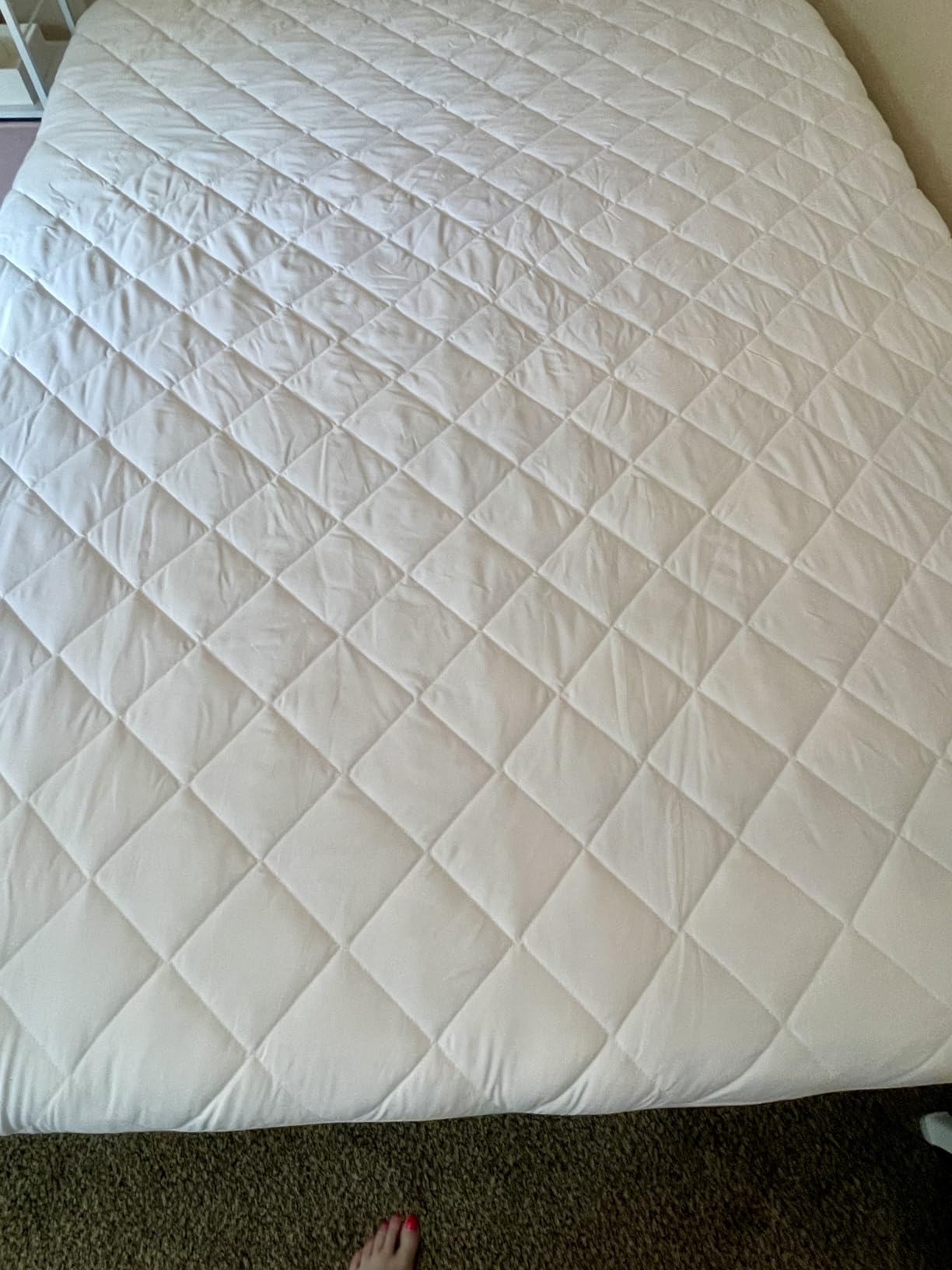 Quilted Fitted Mattress Pad, Queen Mattress Protector Topper with Deep Pocket Stretches up to 16 Inches, Machine Washable Mattress Cover by Utopia Bedding (White) customer photo 2