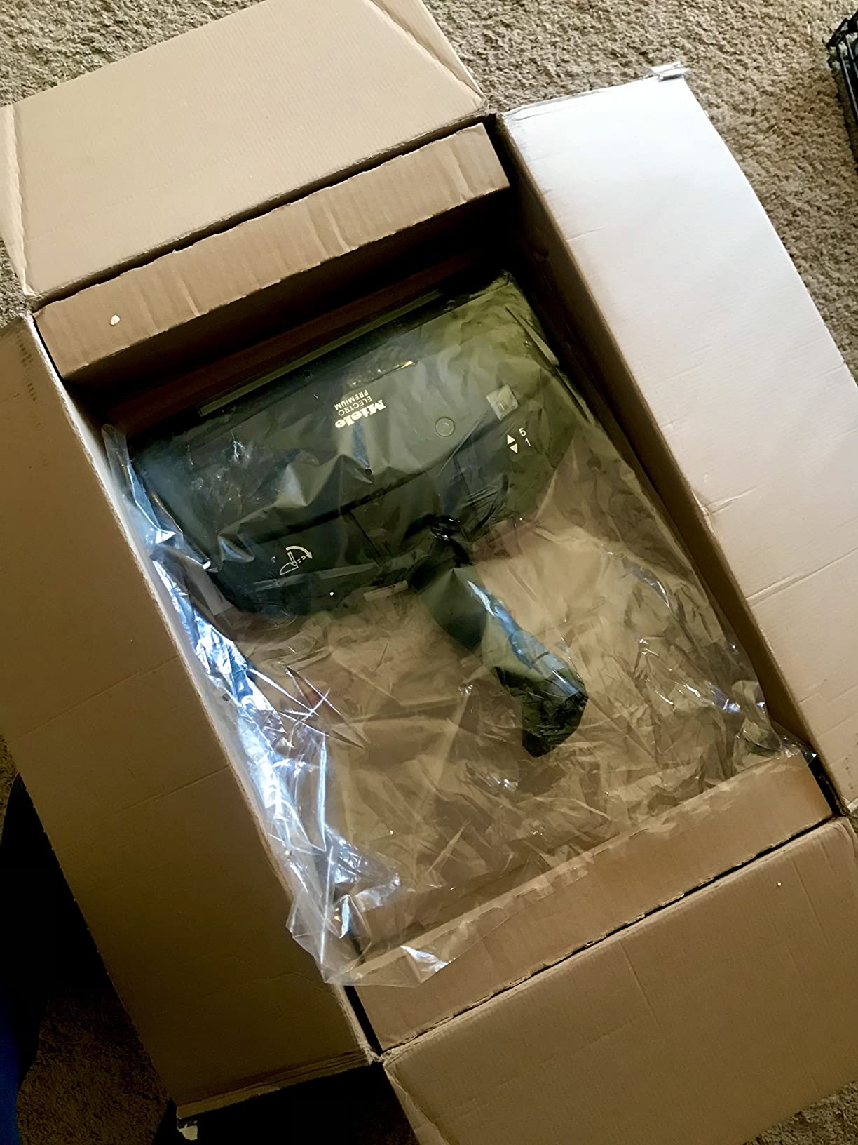 Miele Complete C3 Marin Bagged Canister Vacuum Cleaner with Electrobrush Floorhead, Suitable for Carpets and Hard Floors, Marine Blue customer photo 1