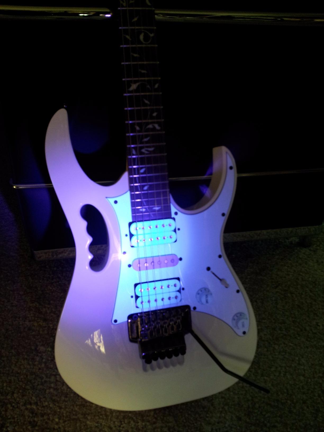 Ibanez JEMJR Steve Vai Signature Electric Guitar - White customer photo 1
