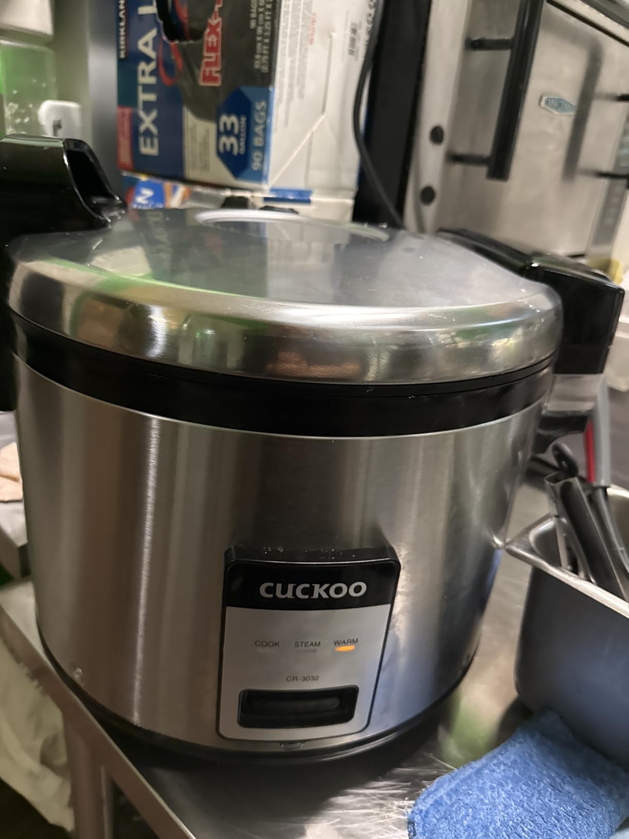 CUCKOO Commercial Rice Cooker & Warmer, Extra Large Rice Cooker 30-Cup Uncooked / 60-Cup Cooked, Professional Industrial Grain Cooker with Large Capacity, Easy One-Touch Operation, Silver (CR-3032) customer photo 1