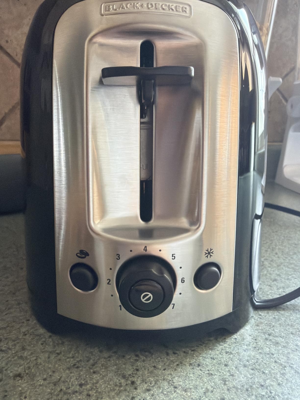 BLACK+DECKER 2-Slice Toaster, TR1278BD, Extra Wide Slots, 7 Shade Settings, 850 Watts, Frozen and Bagel Buttons customer photo 2