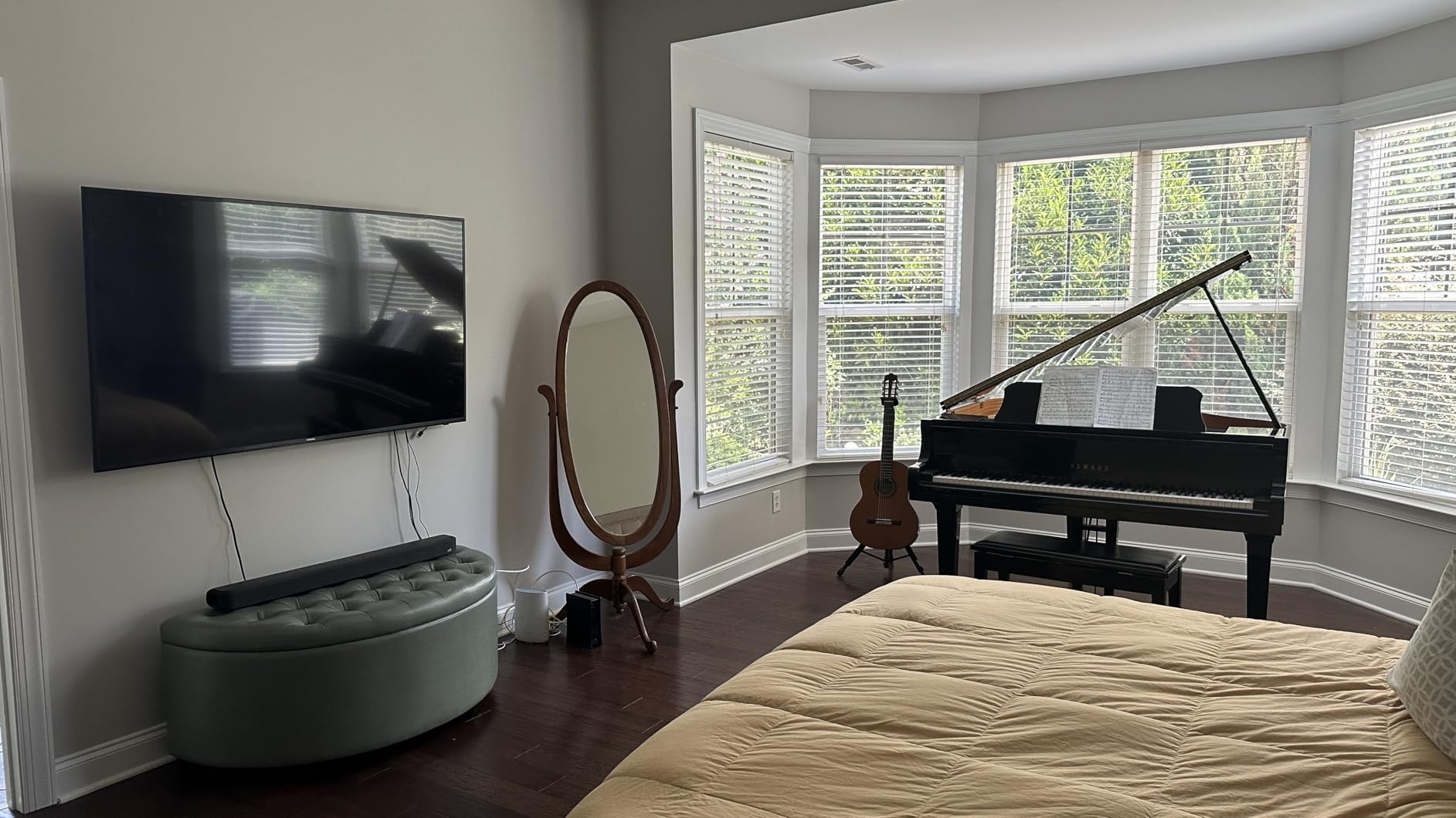 ECHOGEAR Tilting TV Wall Mount with Low Profile Design for 32-70 inch TVs - Eliminates Screen Glare with 15º of Smooth Tilt - Easy Install with All Hardware Included - EGLT1-BK customer photo 2