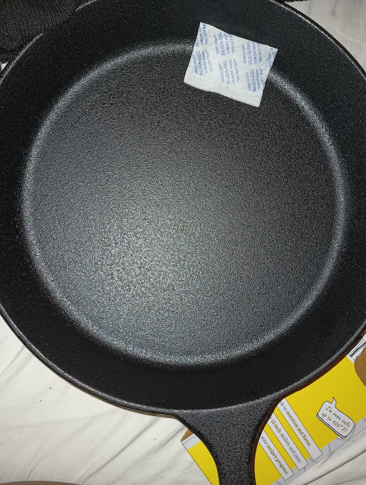 Utopia Kitchen Premium Cast Iron Skillets 12 Inch, Chef's Pan, PFAS-Free, Pre-Seasoned Frying Pan, Stovetop, Oven, Campfire and Grill Large Skillet, Even Heat Distribution Cast Iron Pan - Black customer photo 1