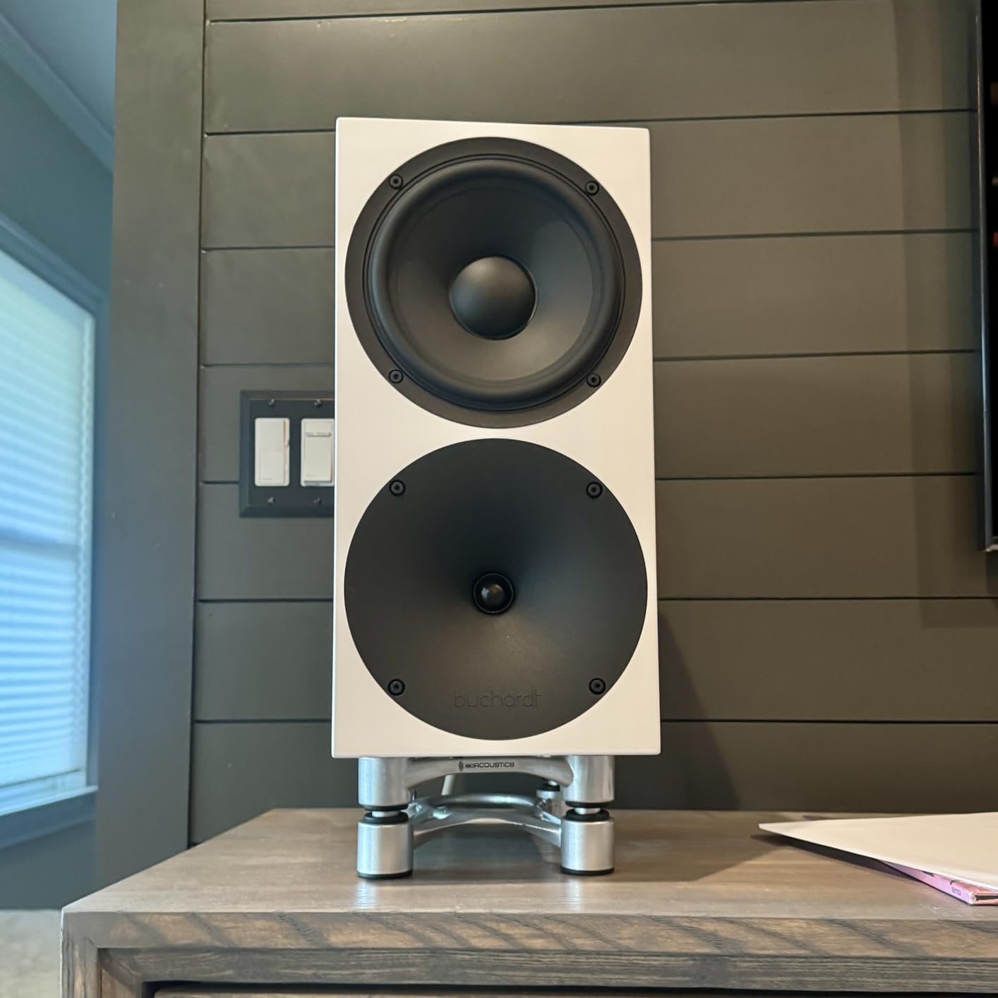 Aperta Series Isolation Speaker Stands with Tilt Adjustment: Aperta200 (7.8