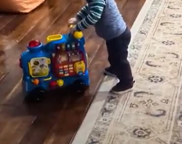 VTech Sit-to-Stand Ultimate Alphabet Train, Blue customer photo 2